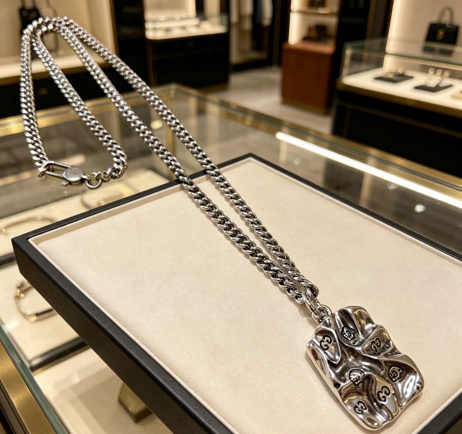 Gucci Silver Chain with Interlocking G Pendant