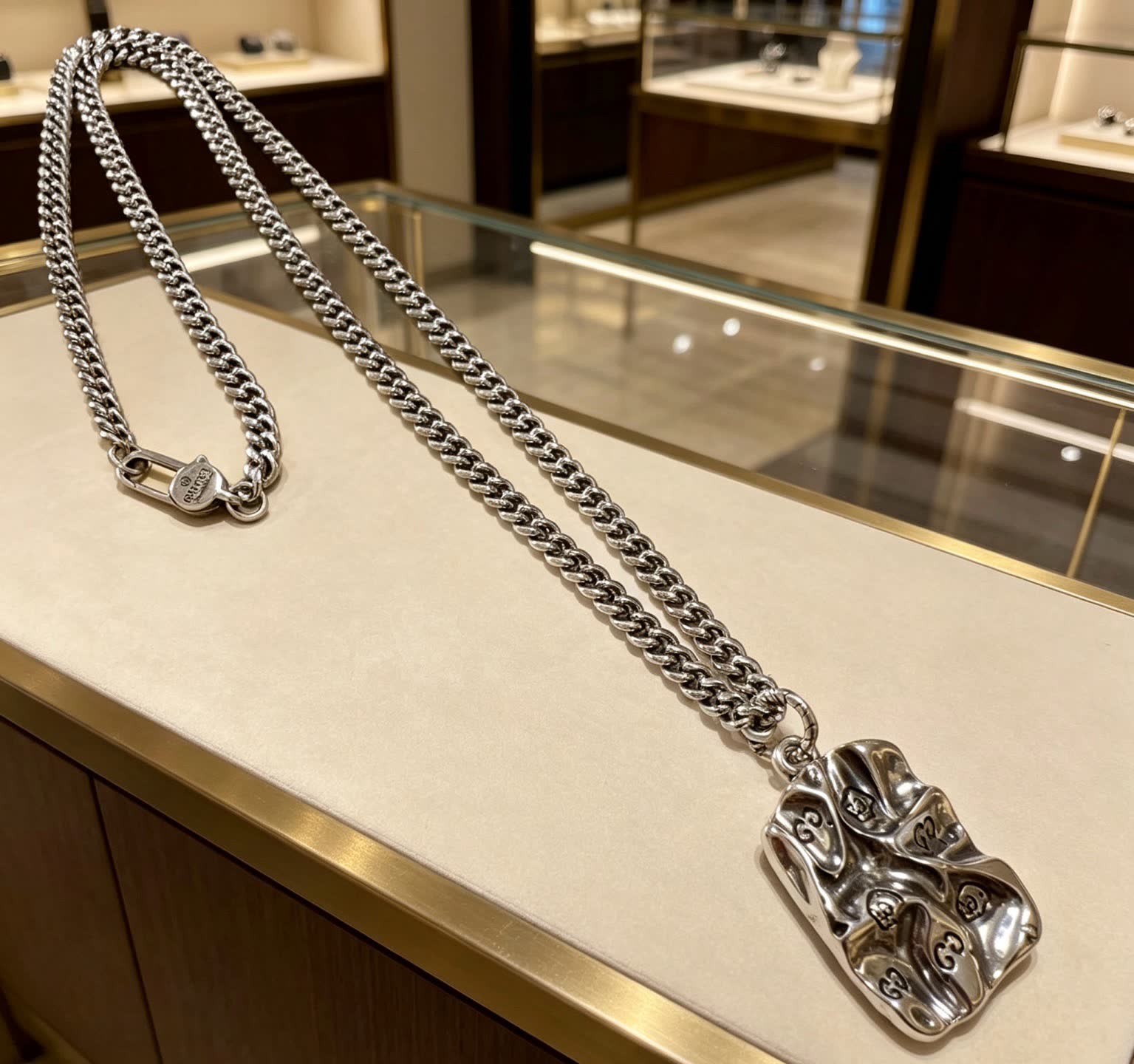Gucci Silver Chain with Interlocking G Pendant