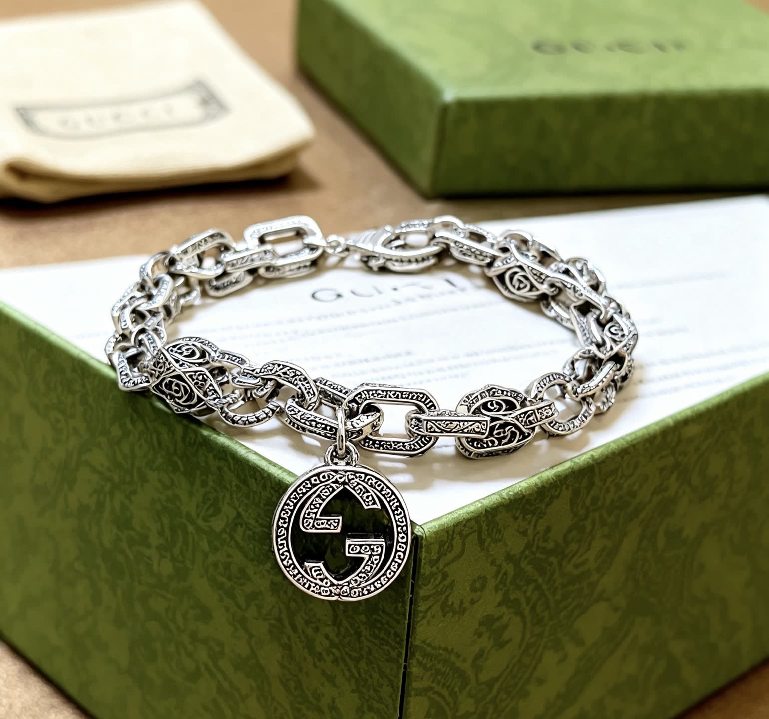 Gucci Silver Chain Bracelet with Interlocking G Pendant