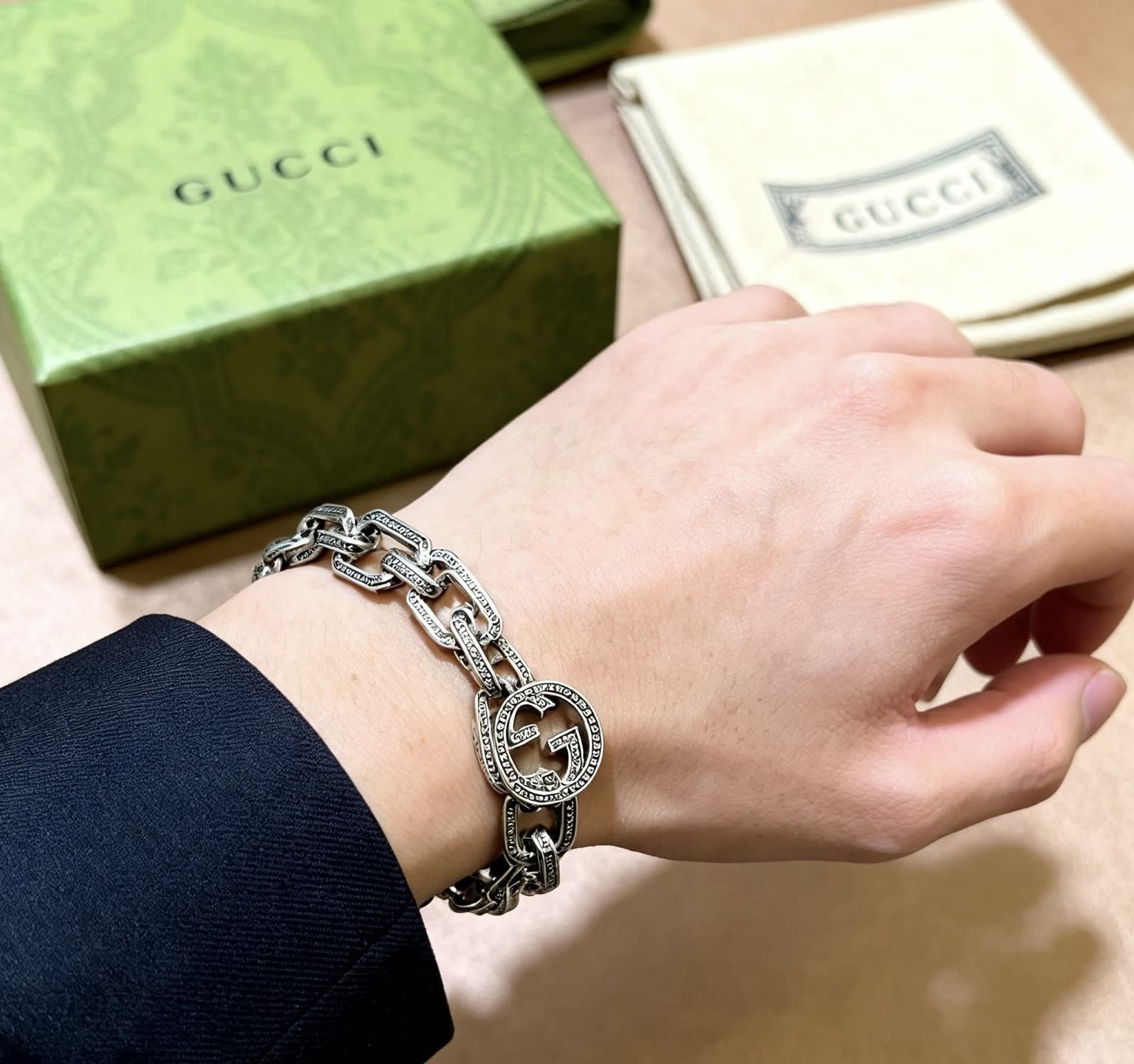 Gucci Silver Chain Bracelet with Interlocking G Pendant