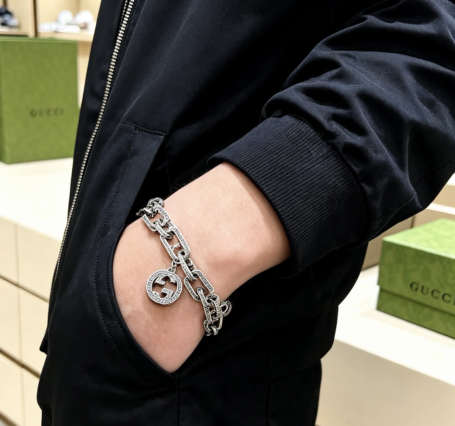 Gucci Silver Chain Bracelet with Interlocking G Pendant