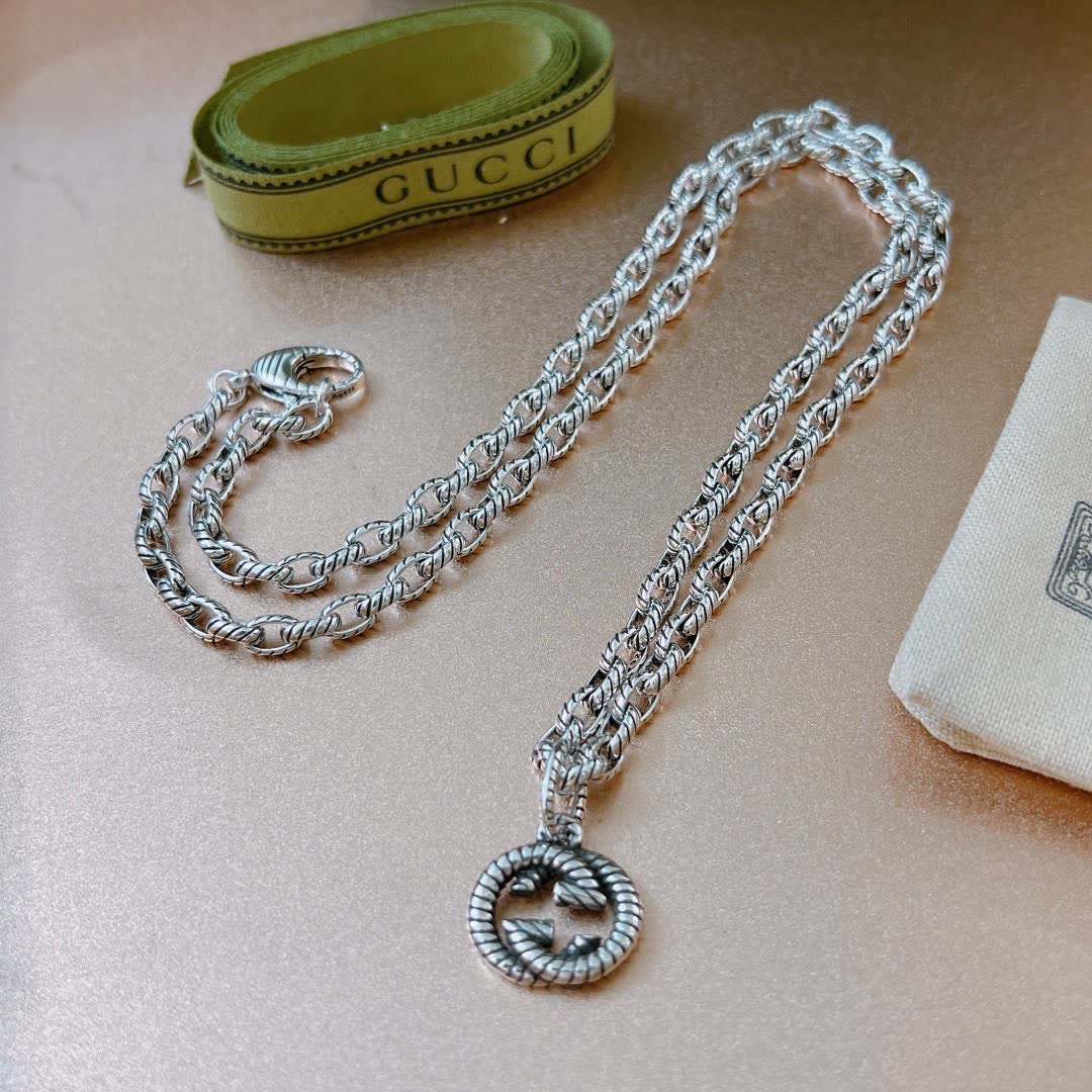 Gucci Silver Chain with Interlocking G Pendant