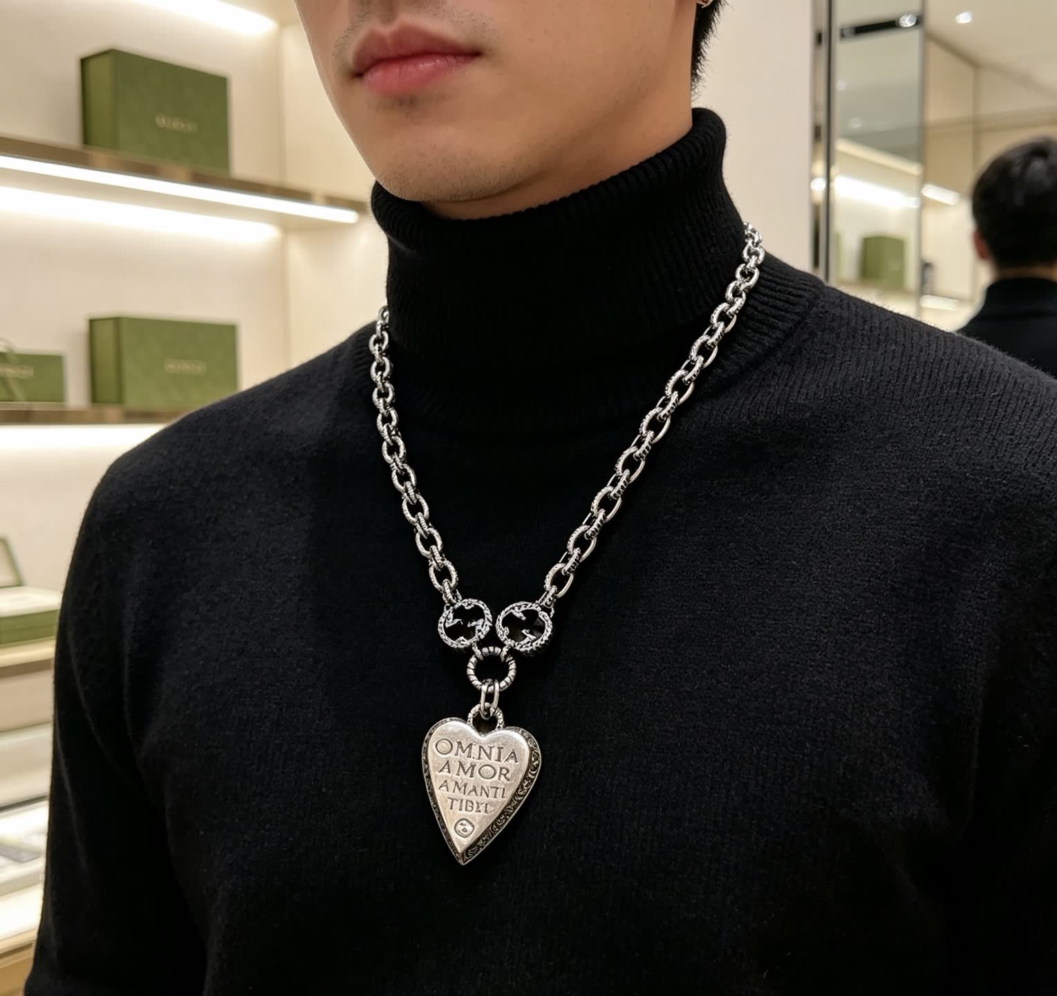 Gucci Omnia Amor Aman Tibi Heart Pendant Necklace