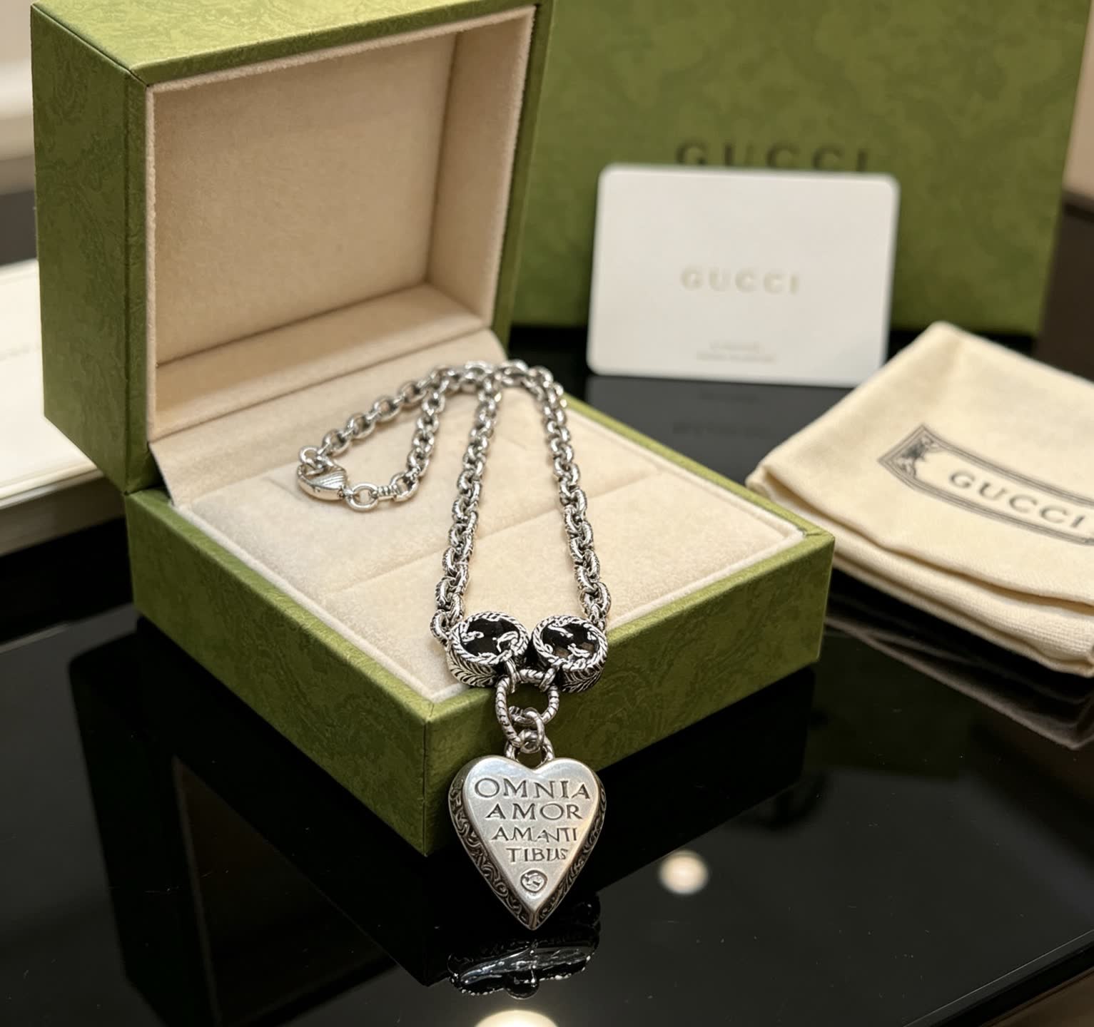 Gucci Omnia Amor Aman Tibi Heart Pendant Necklace