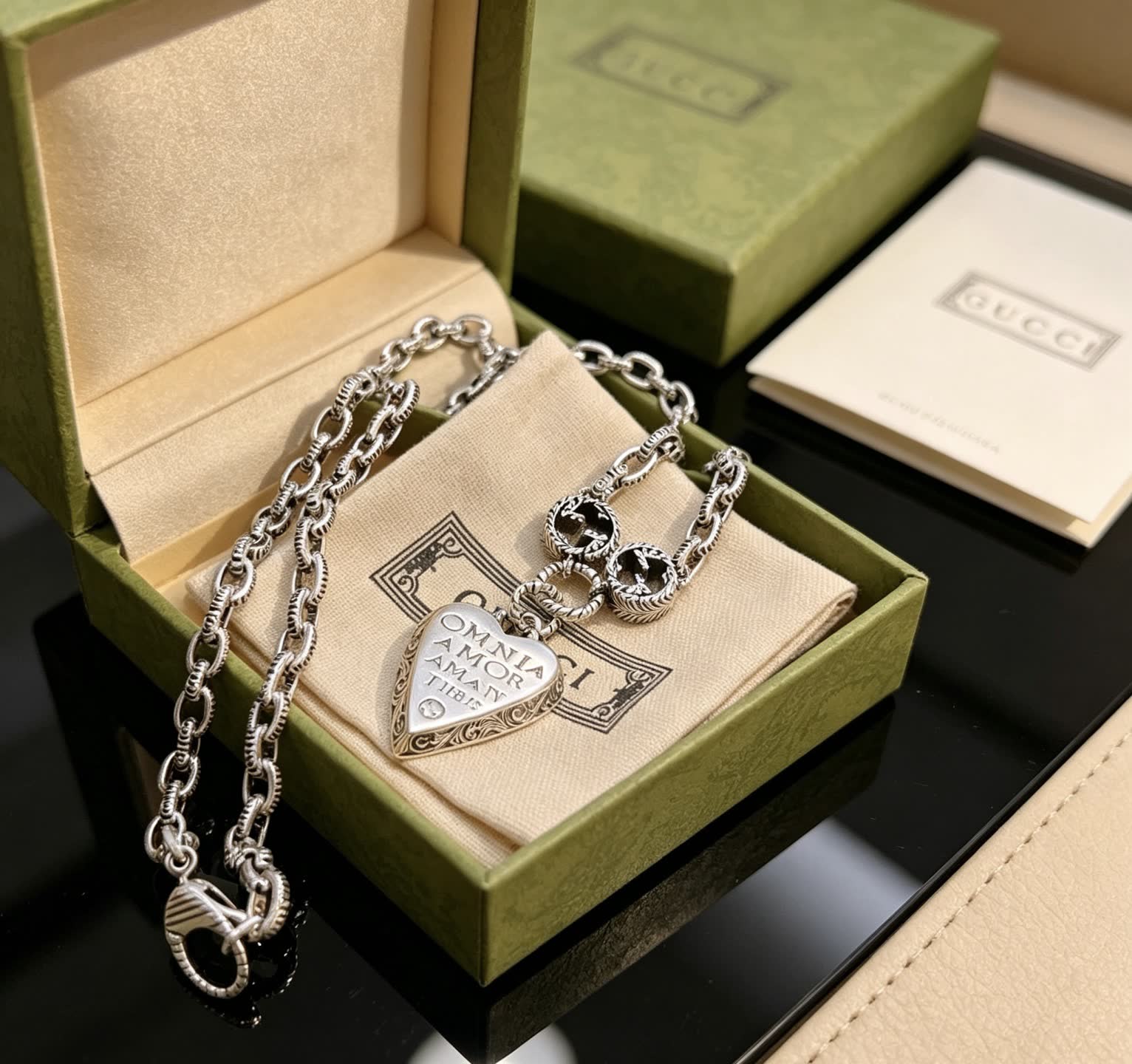 Gucci Omnia Amor Aman Tibi Heart Pendant Necklace