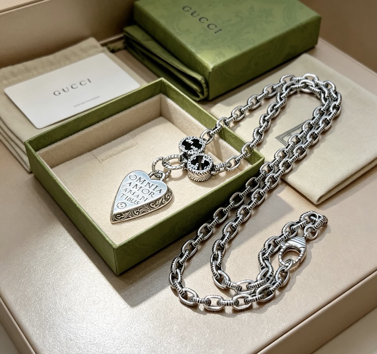 Gucci Omnia Amor Aman Tibi Heart Pendant Necklace