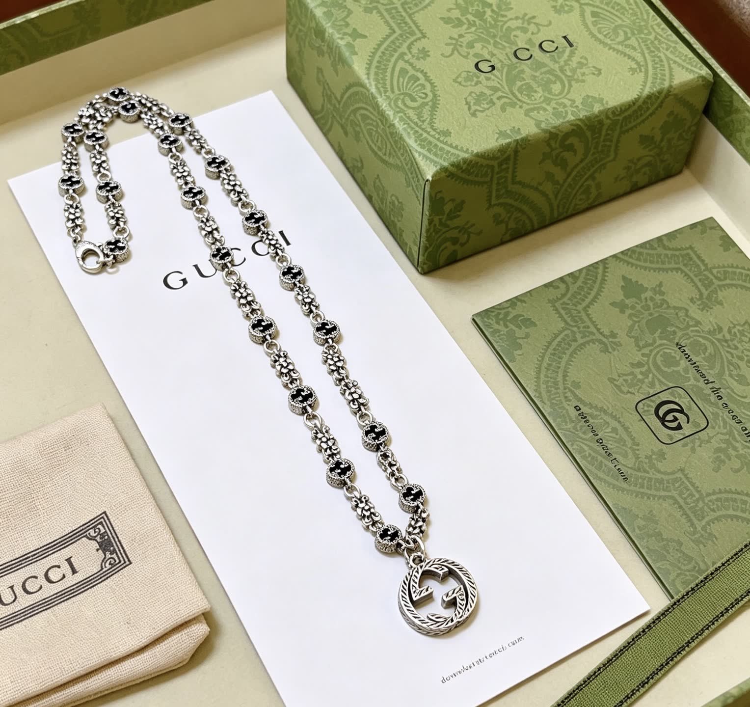 Gucci Interlocking G Silver Necklace