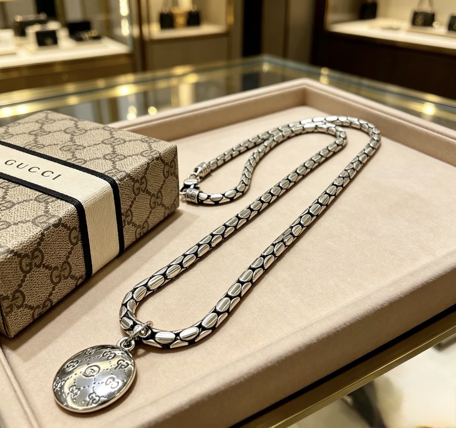 Gucci Silver Chain Necklace with Round Pendant