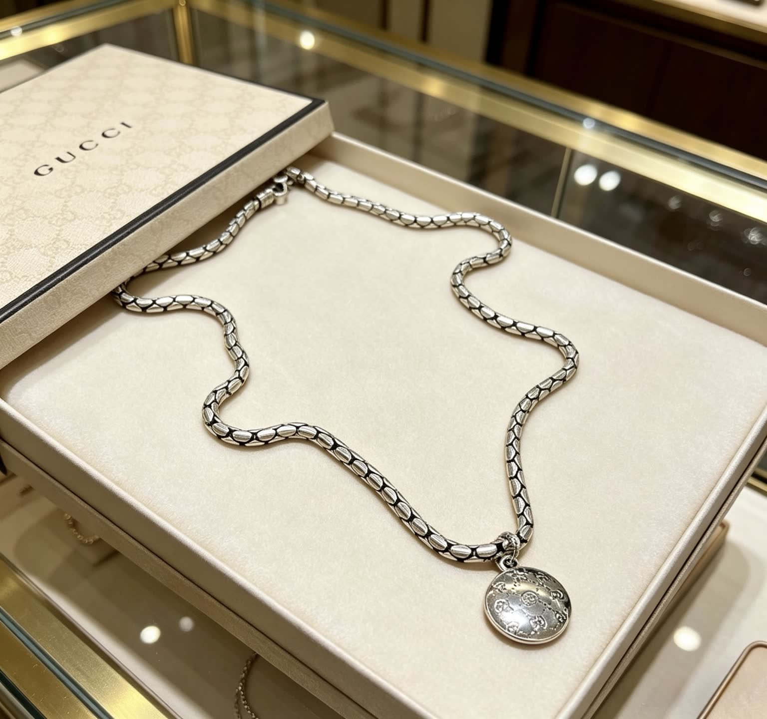 Gucci Silver Chain Necklace with Round Pendant