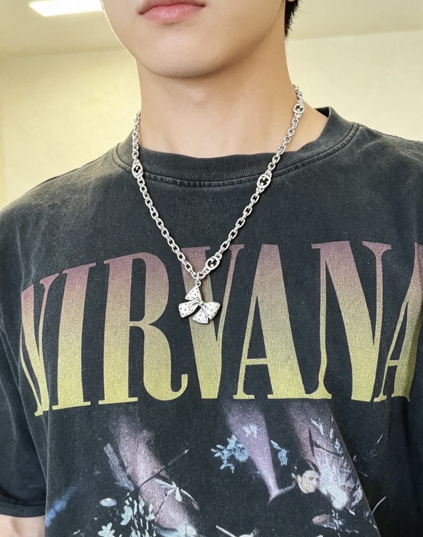 Gucci Necklace with Bow Design