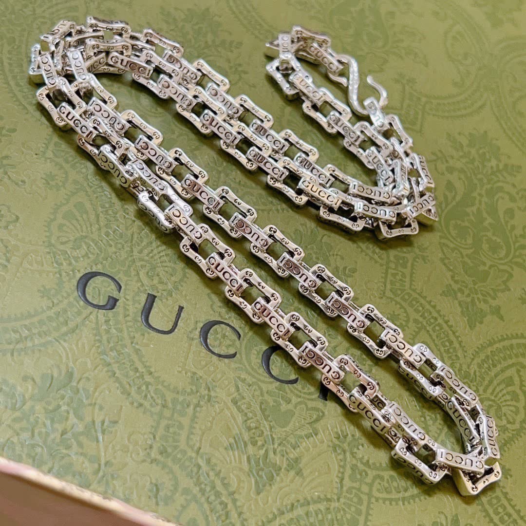 Gucci Silver Chain Necklace