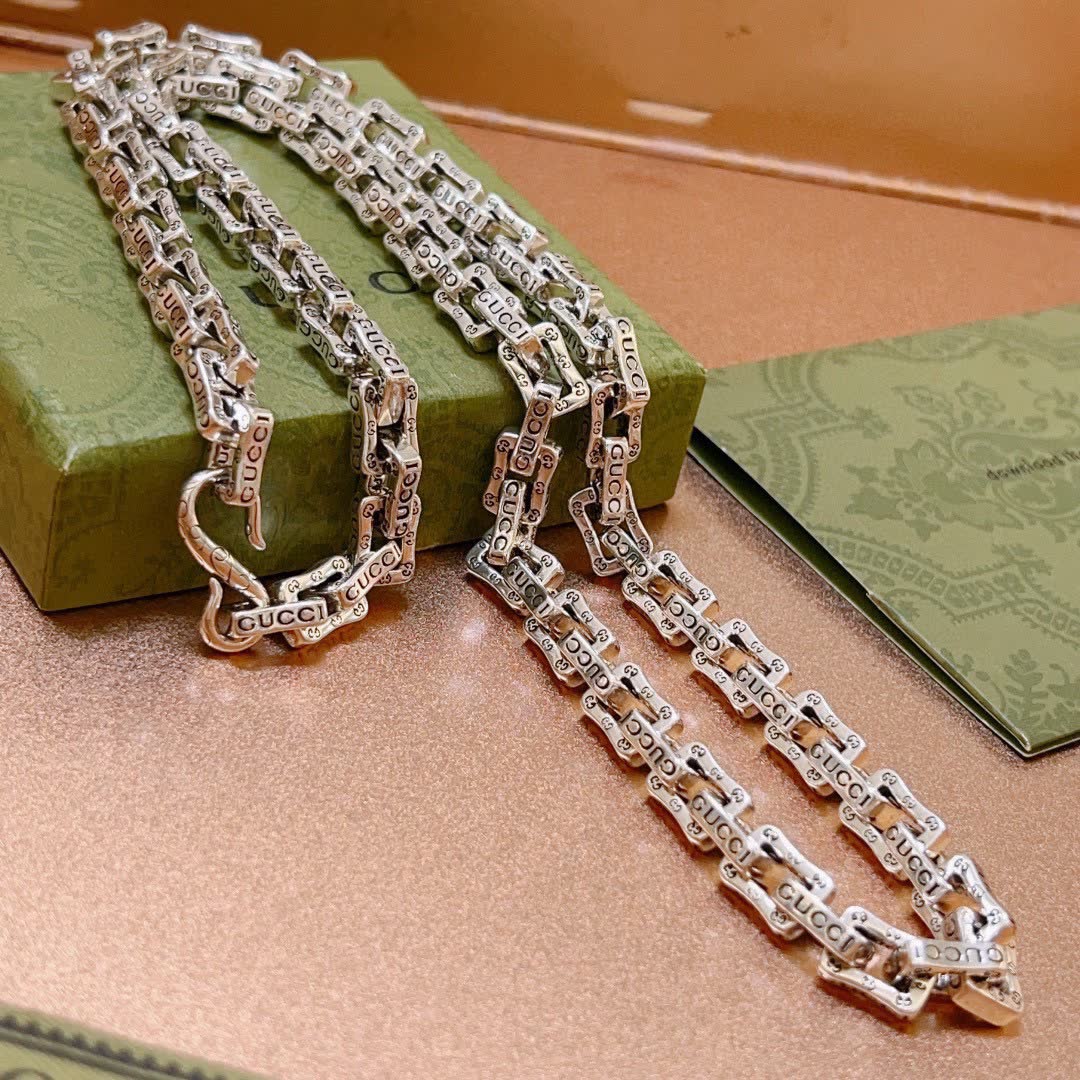 Gucci Silver Chain Necklace