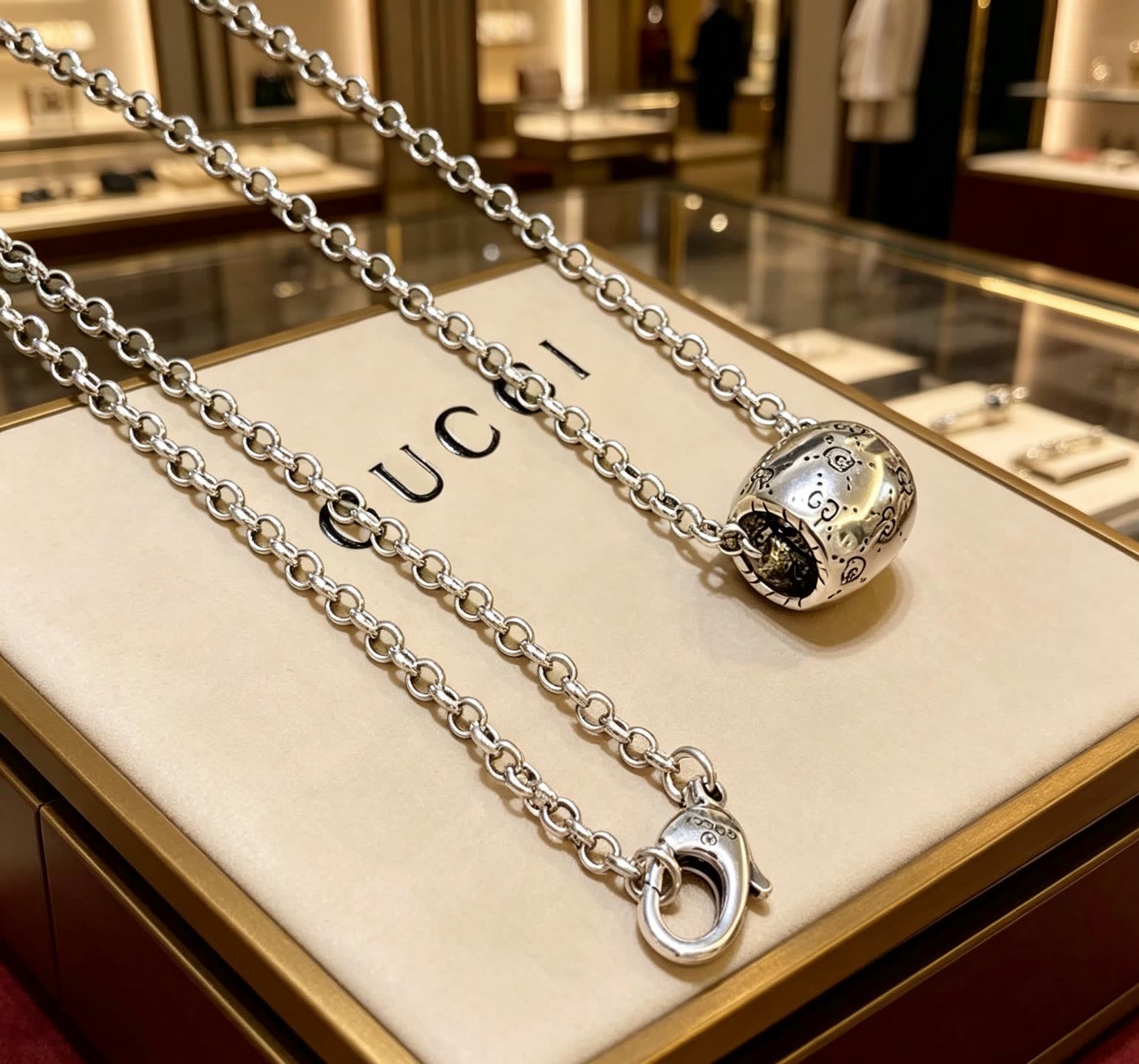 Gucci Silver Chain with Interlocking G Pendant