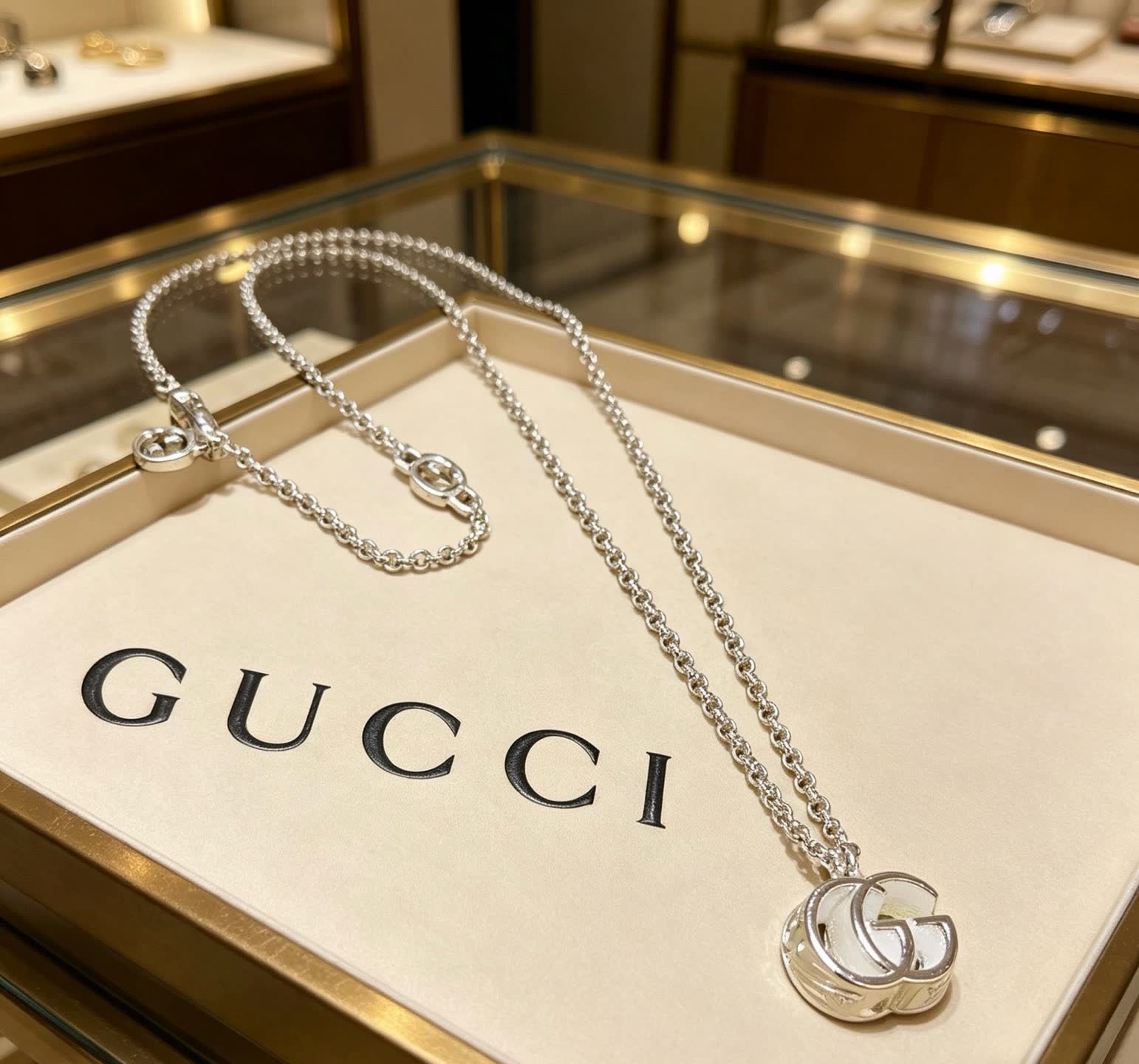 Gucci Silver Chain Necklace with Interlocking G Pendant