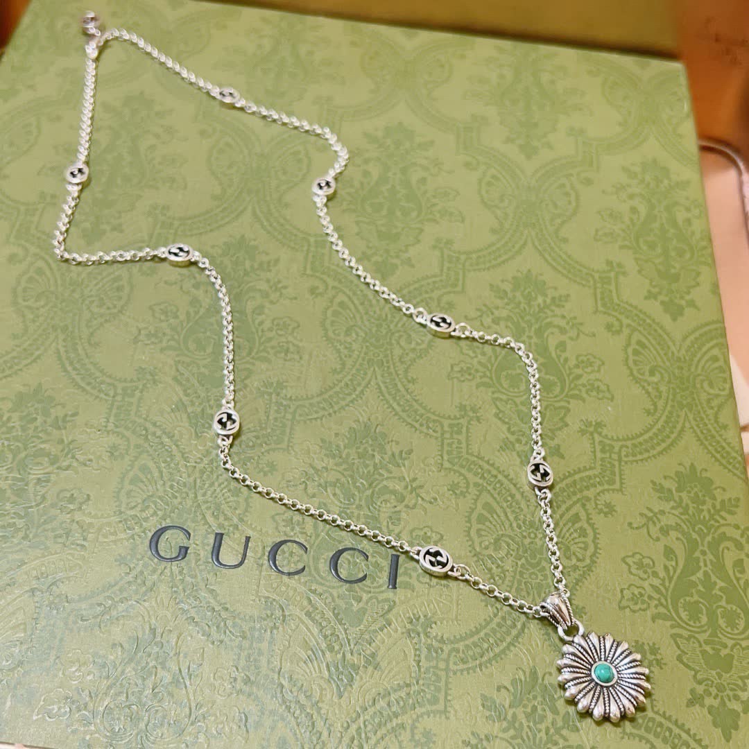 Gucci Silver Chain with Round Pendant