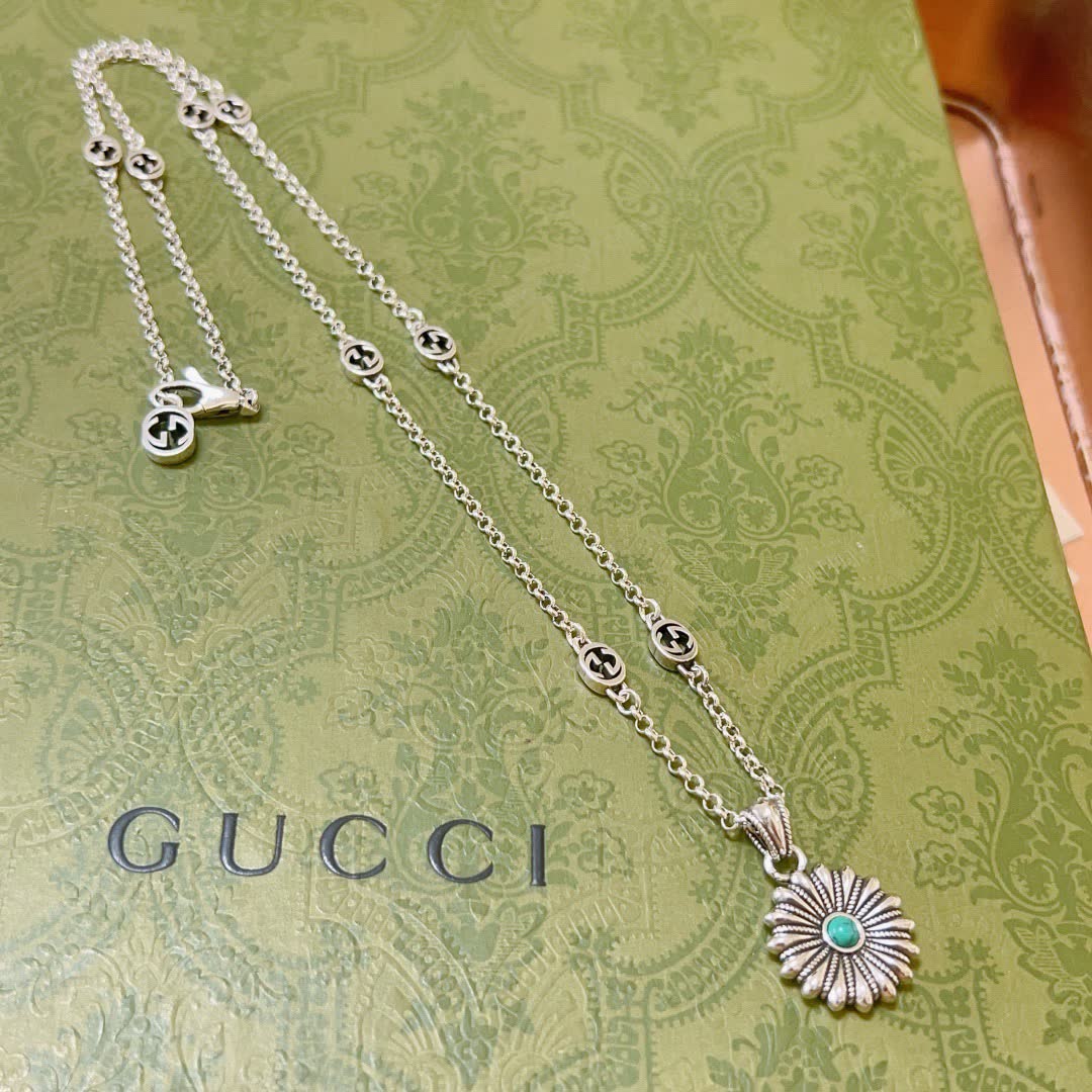Gucci Silver Chain with Round Pendant