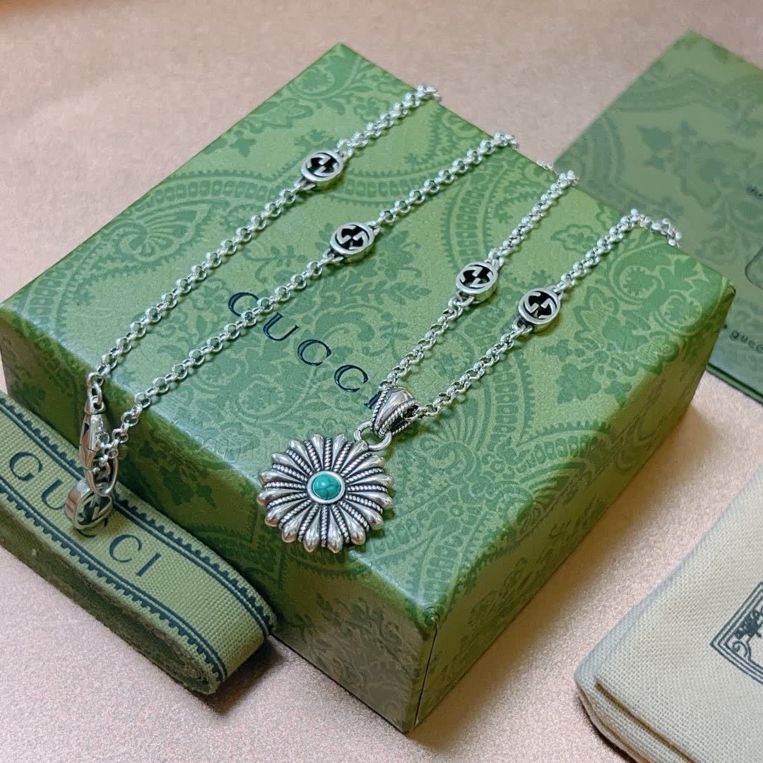 Gucci Silver Chain with Round Pendant