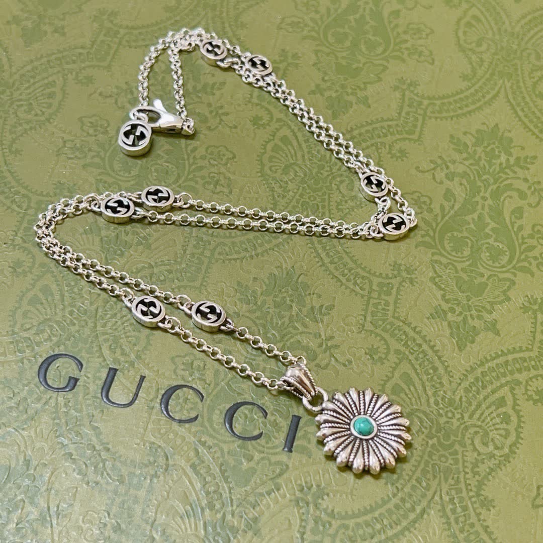 Gucci Silver Chain with Round Pendant