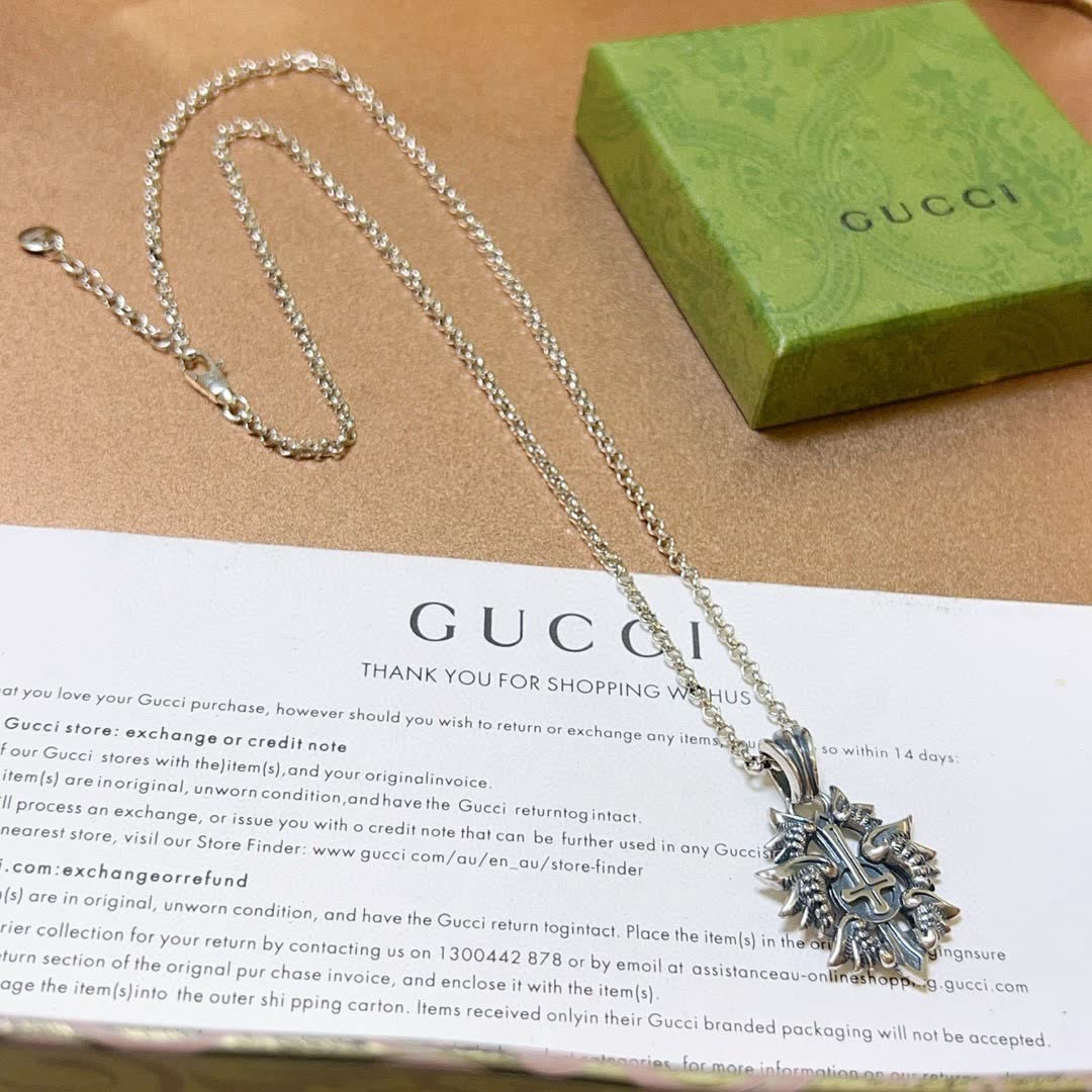 Gucci Silver Chain with Ornate Pendant