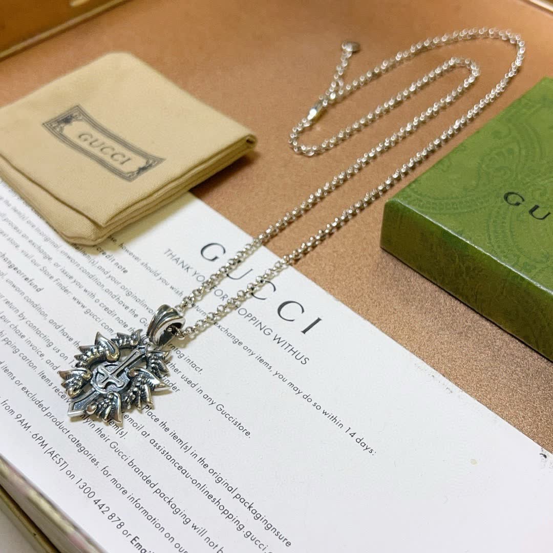 Gucci Silver Chain with Ornate Pendant