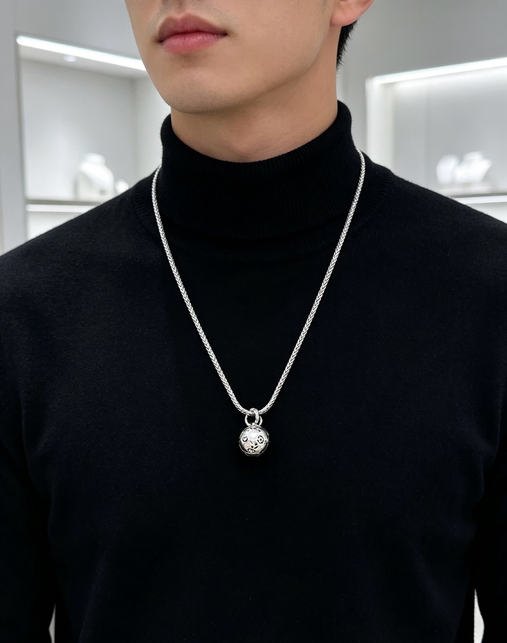 Gucci Silver Chain with Interlocking G Pendant