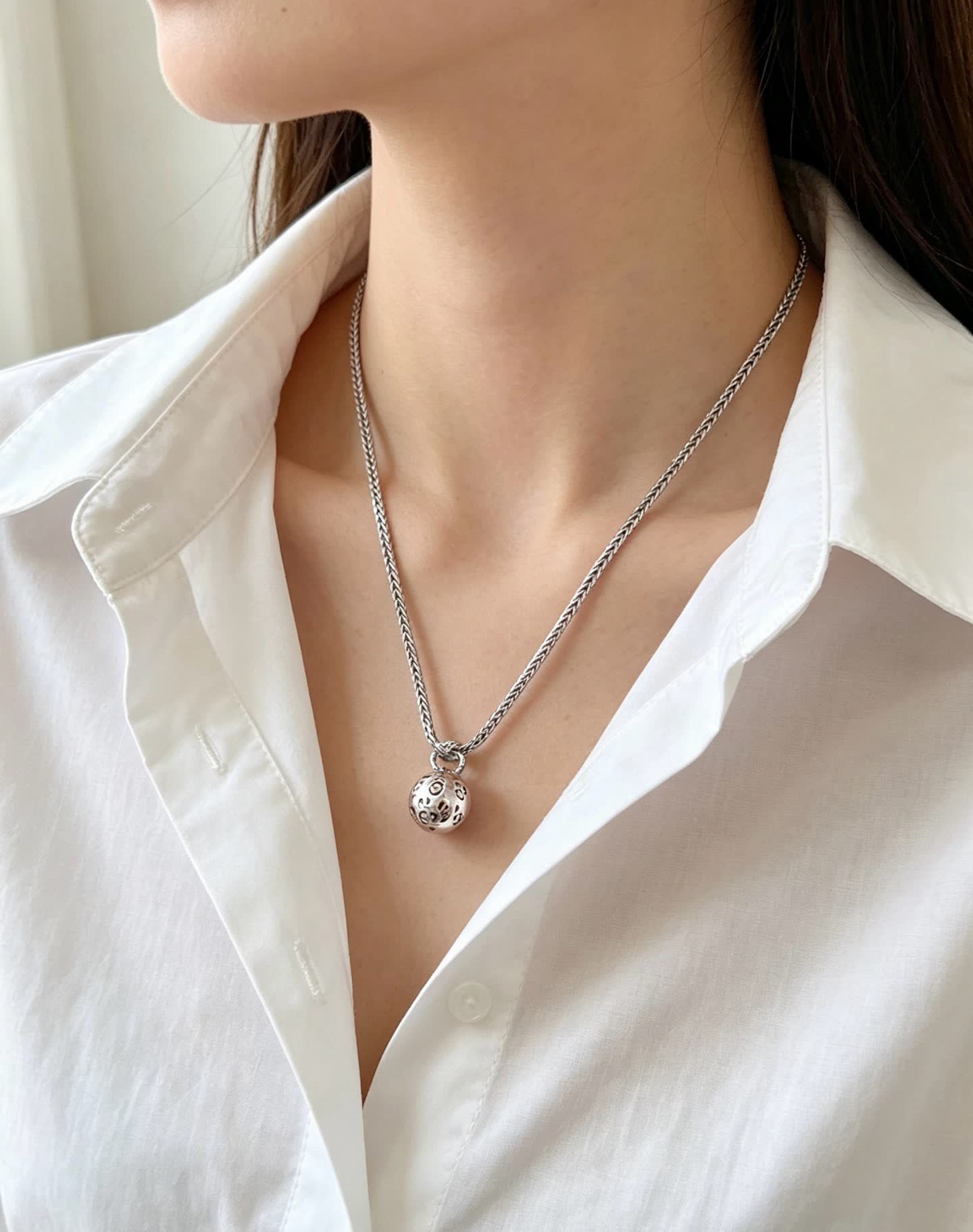 Gucci Silver Chain with Interlocking G Pendant