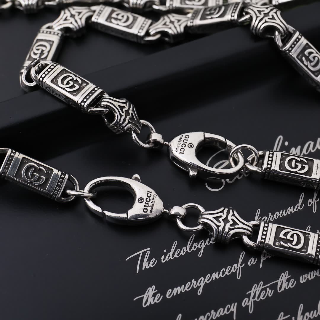 Gucci Silver Chain Necklace