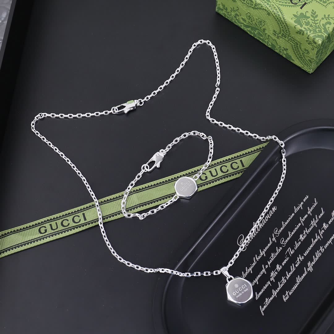 Gucci Silver Chain Bracelet