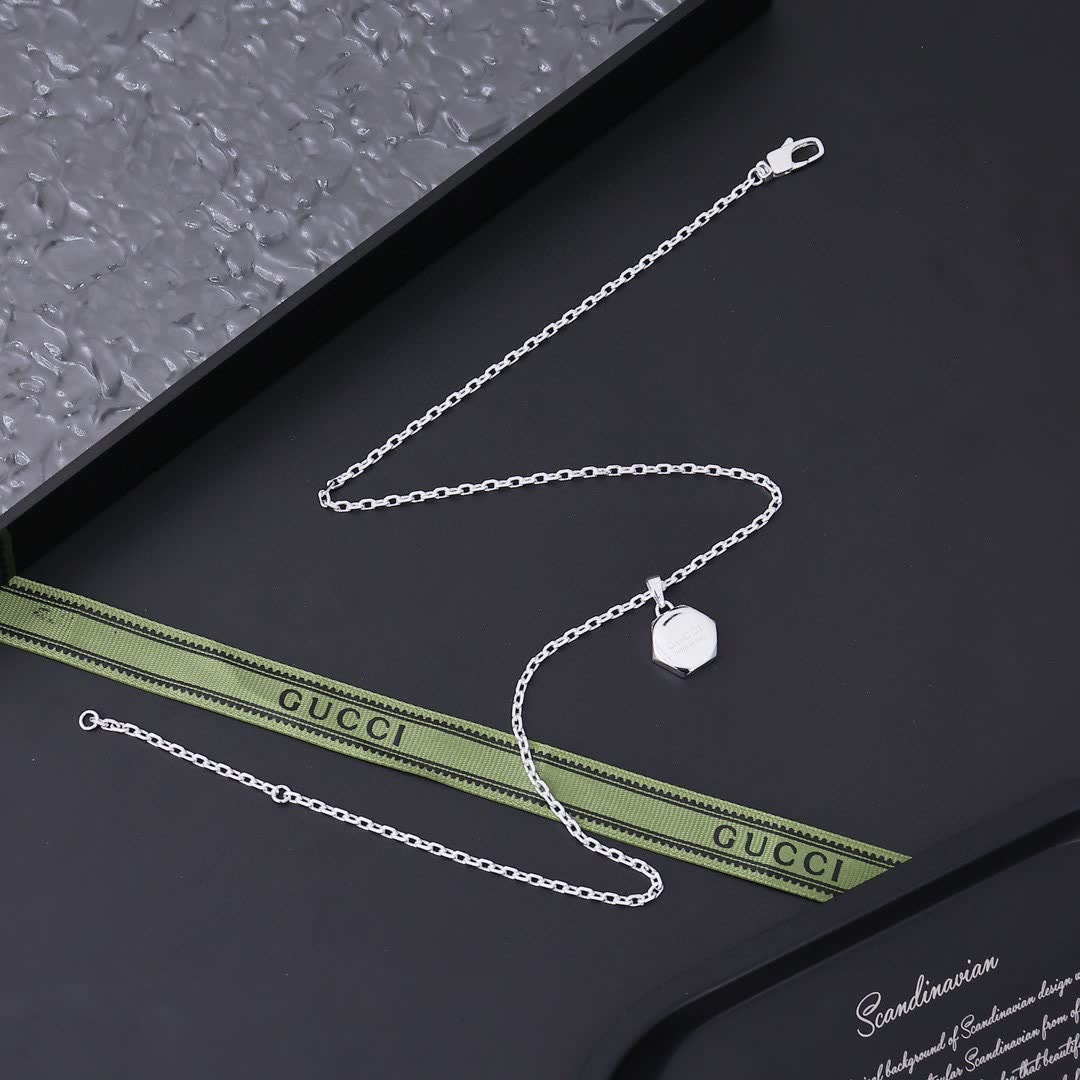 Gucci Silver Chain Bracelet