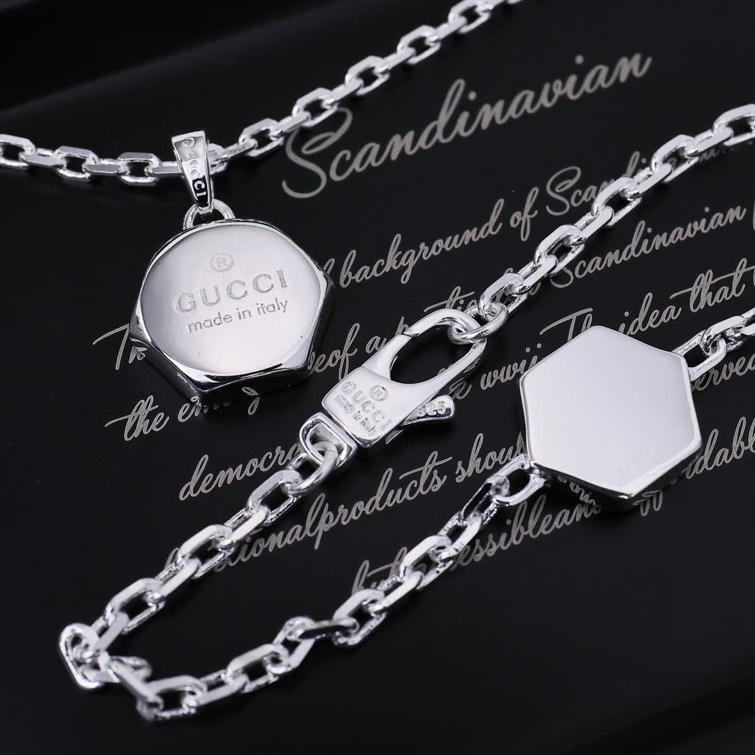 Gucci Silver Chain Bracelet