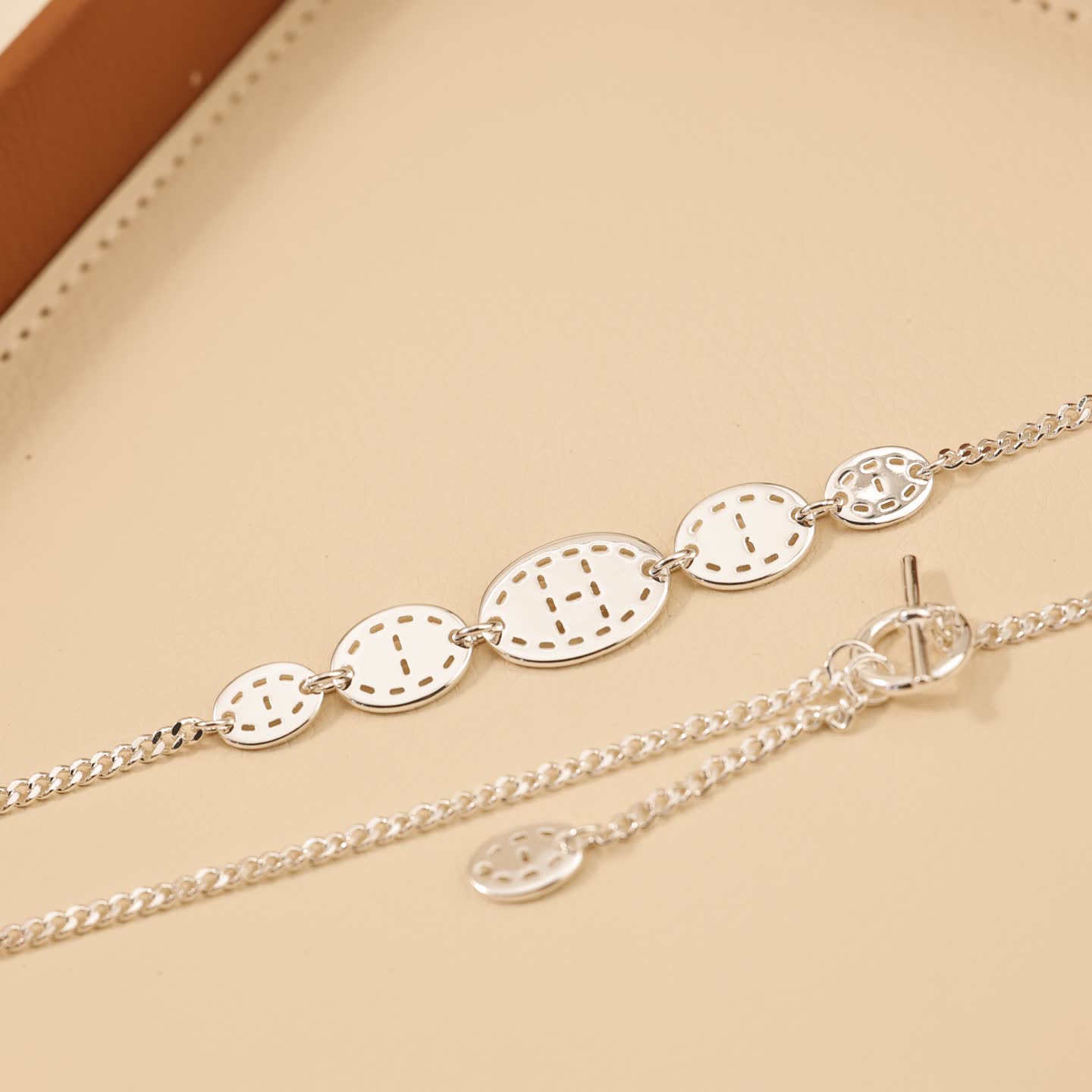 Hermes Elegant Silver and Gold Geometric Disc Necklace Set