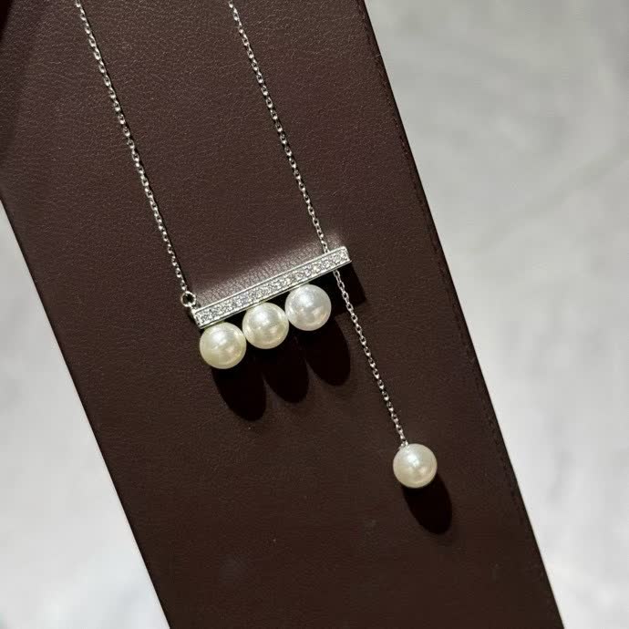 Mikimoto Elegant Pearl and Diamond Bar Necklace