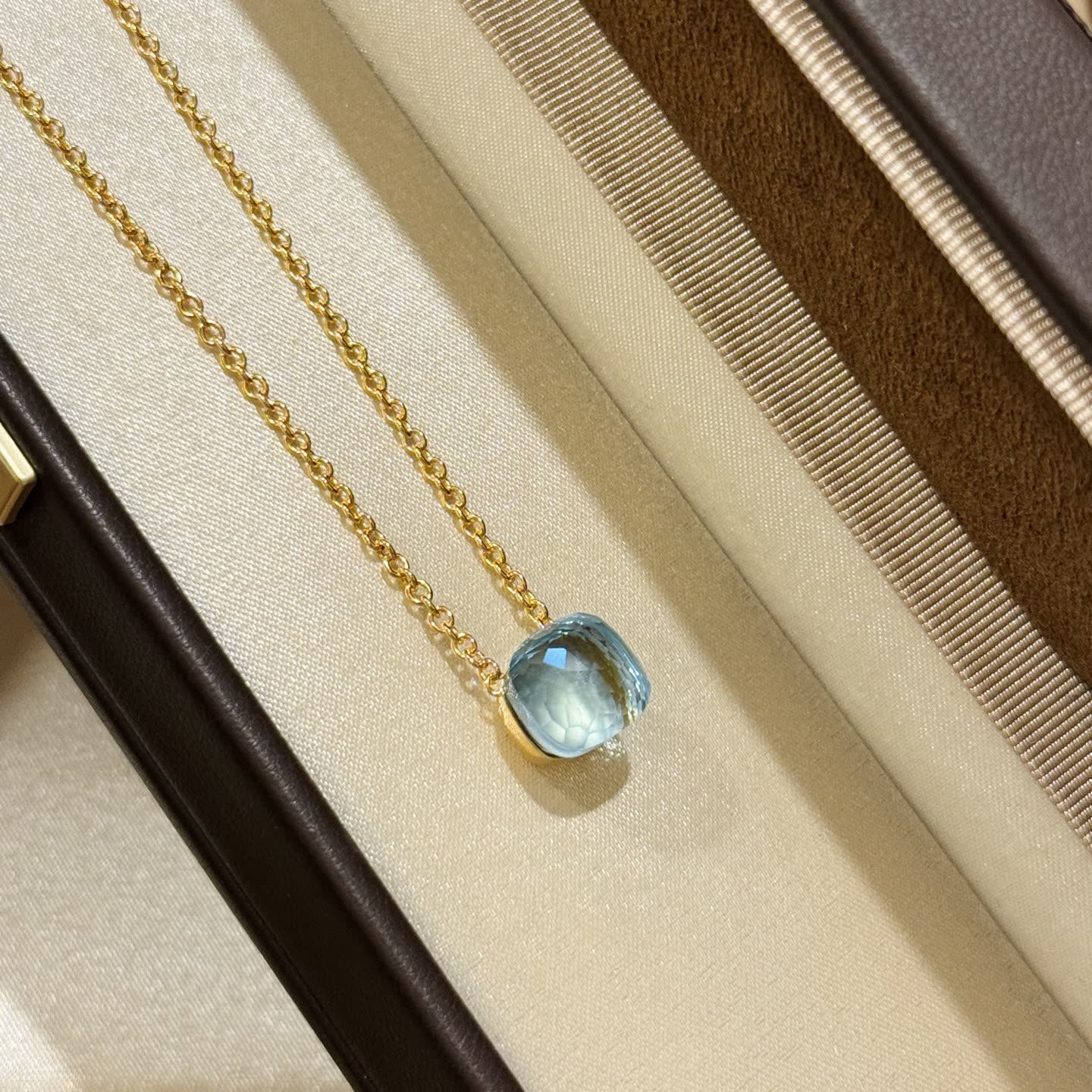 Pomellato Elegant Blue Gemstone Gold Chain Necklace