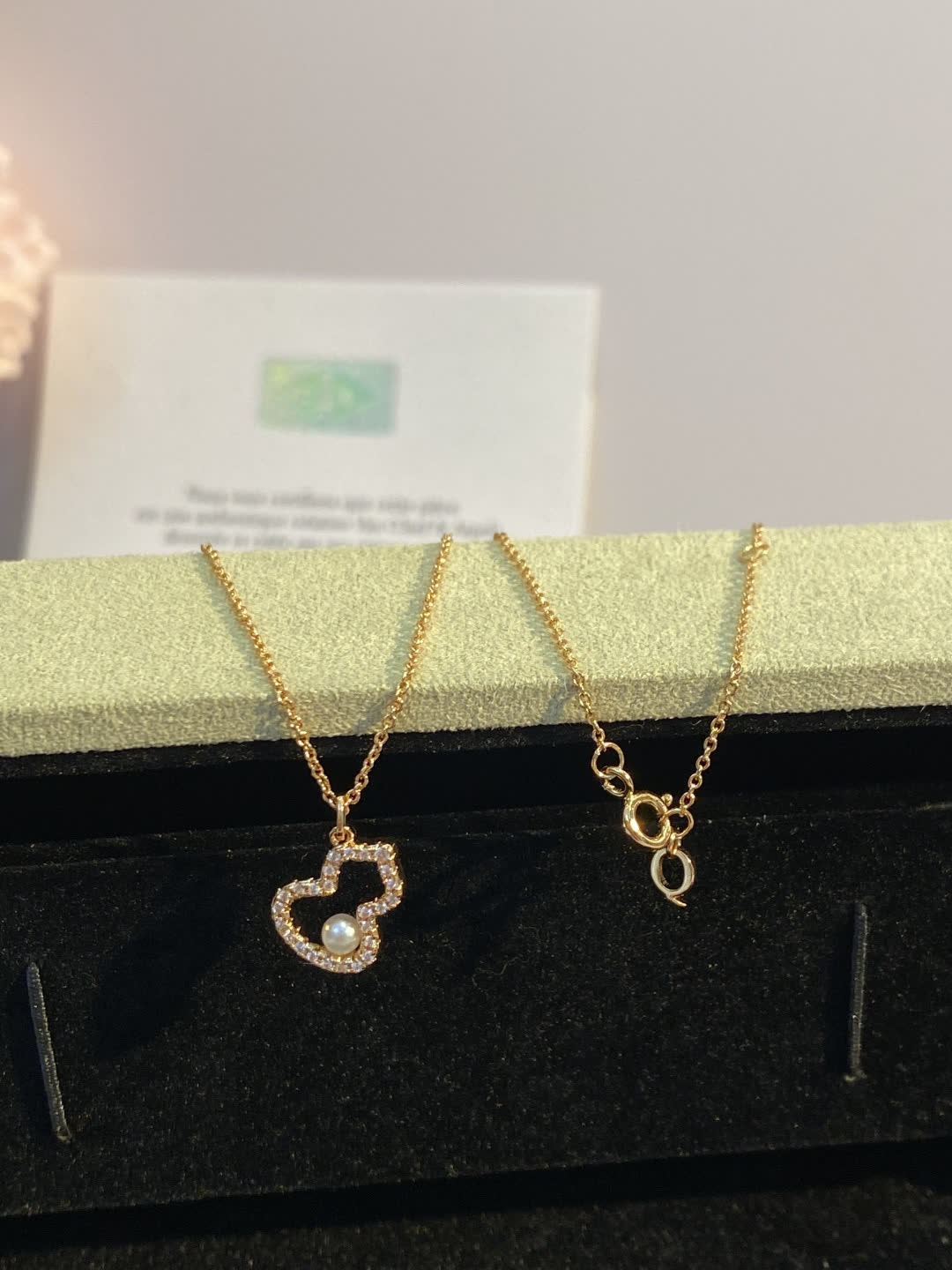 Qeelin Gold Clover Leaf Pearl Pendant Necklace