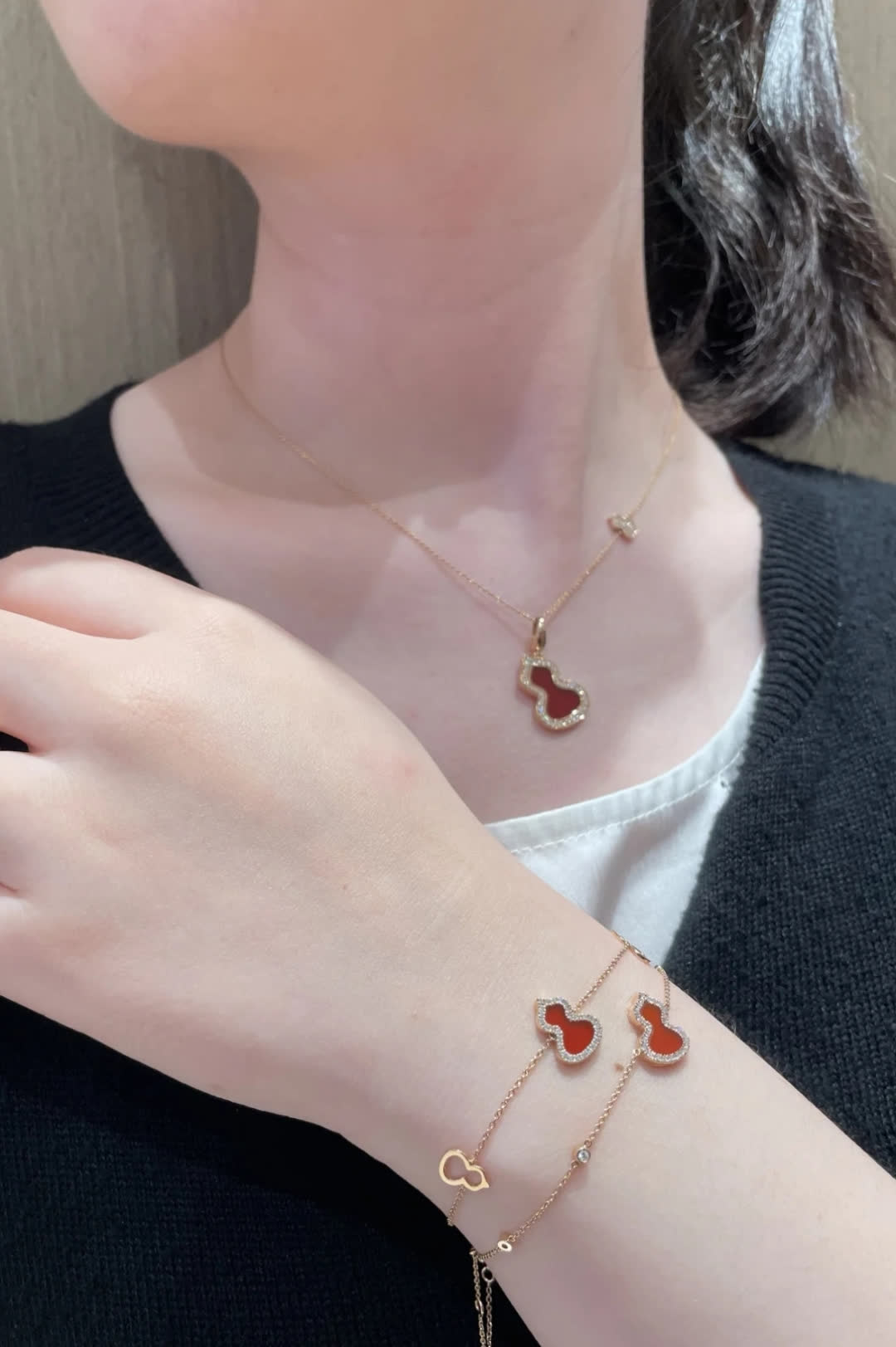 Qeelin Happy Diamonds Necklace and Bracelet Set