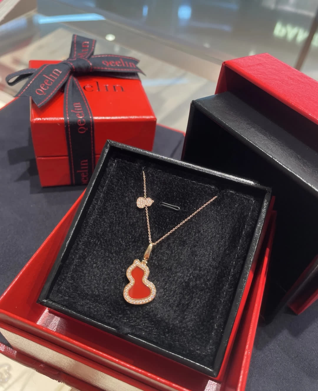 Qeelin Happy Diamonds Necklace and Bracelet Set