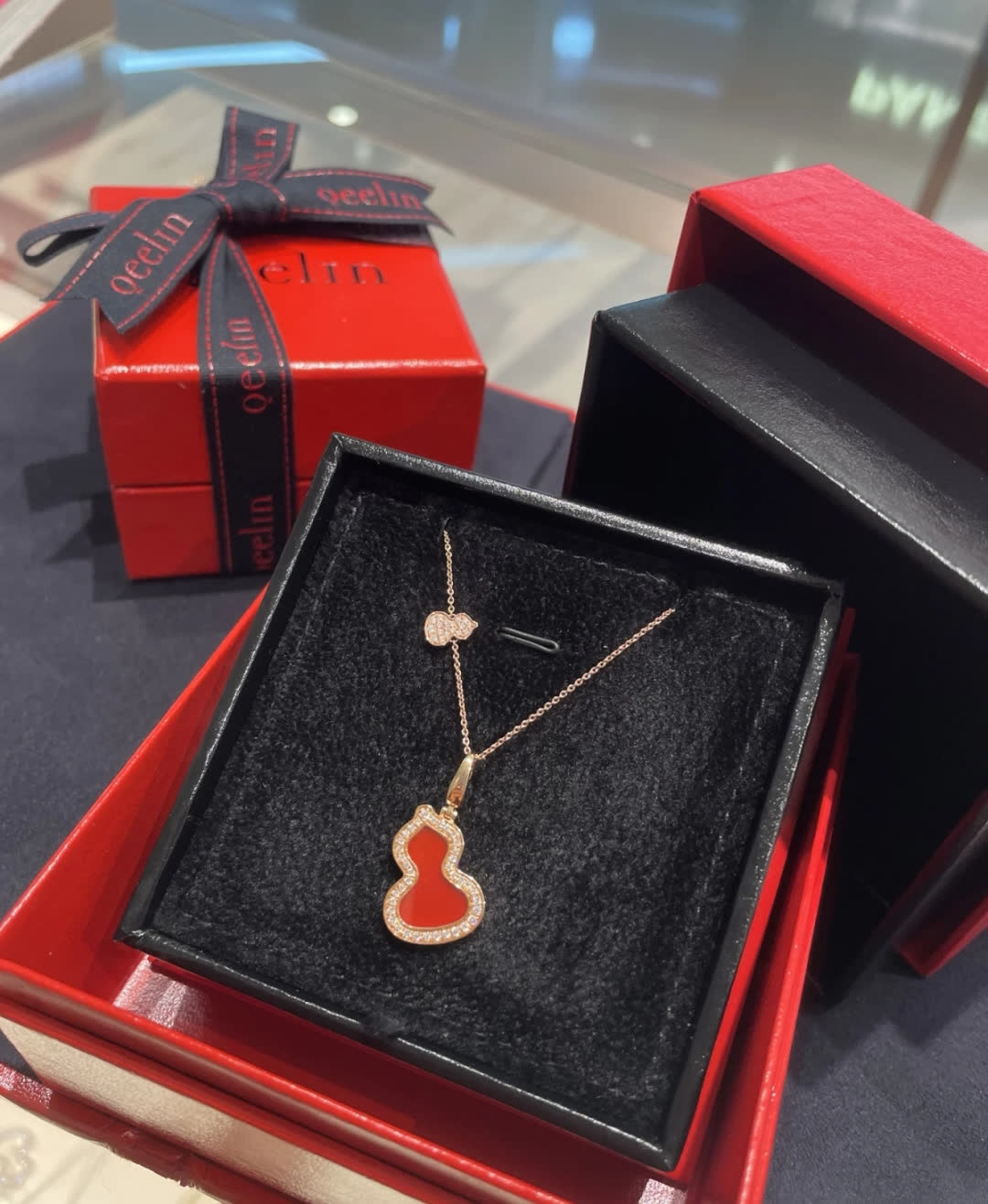 Qeelin Happy Diamonds Necklace and Bracelet Set