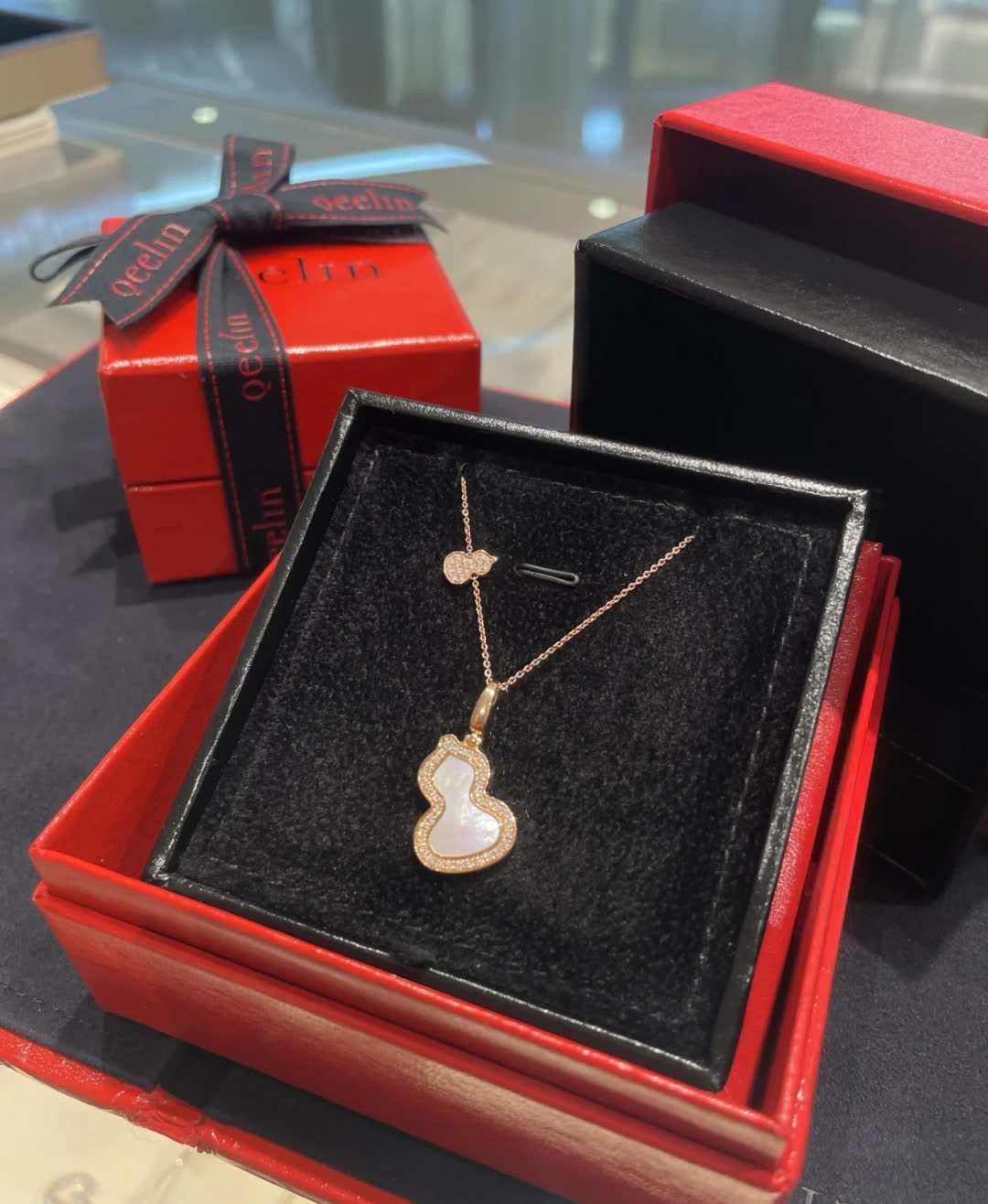 Qeelin Happy Diamonds Necklace and Bracelet Set