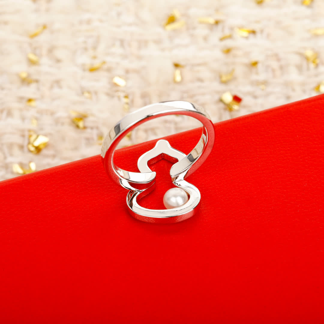 Qeelin Red Enamel Silver Pendant