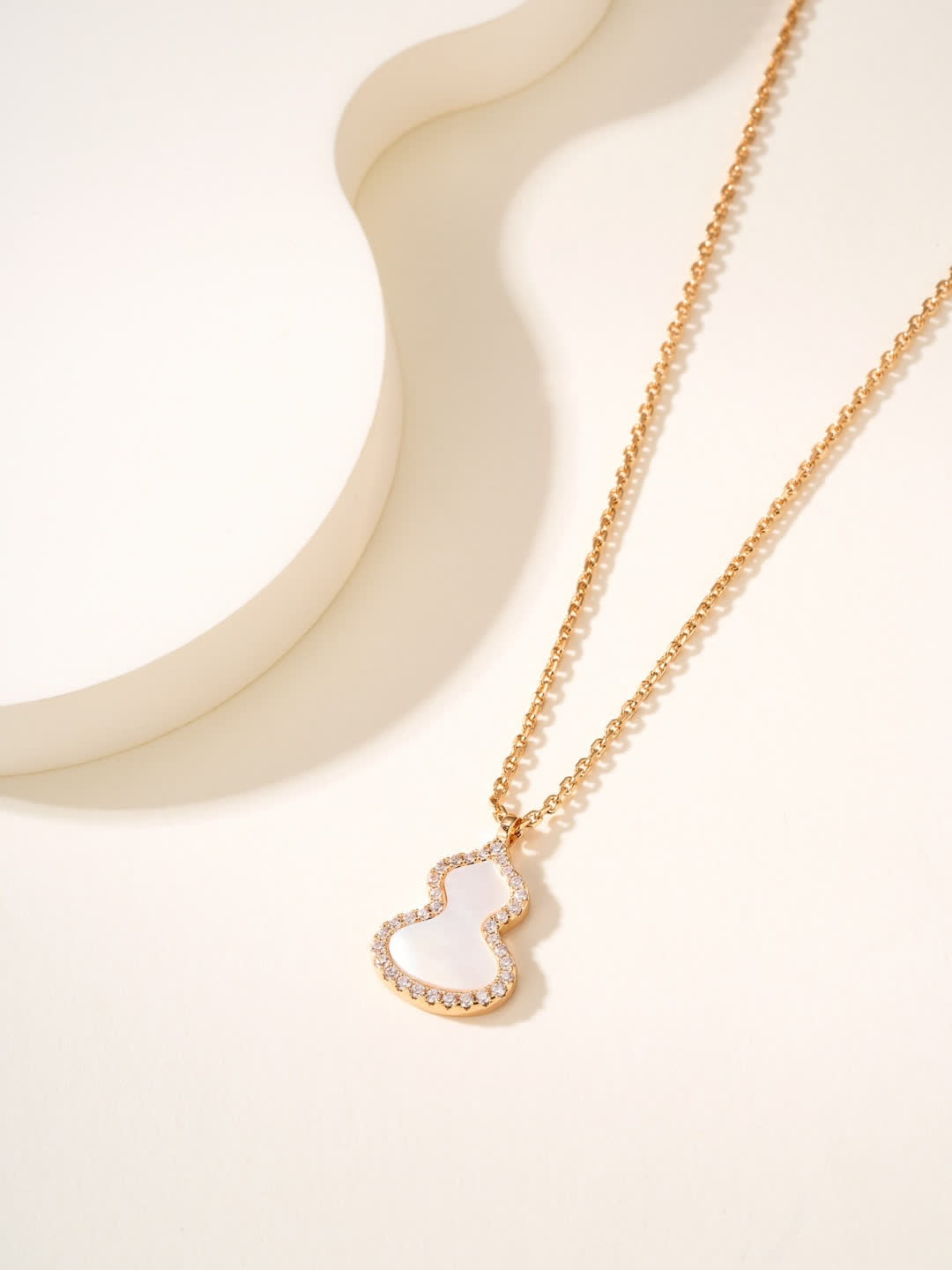 Qeelin Elegant Enamel and Diamond-Encrusted Pendant Necklace
