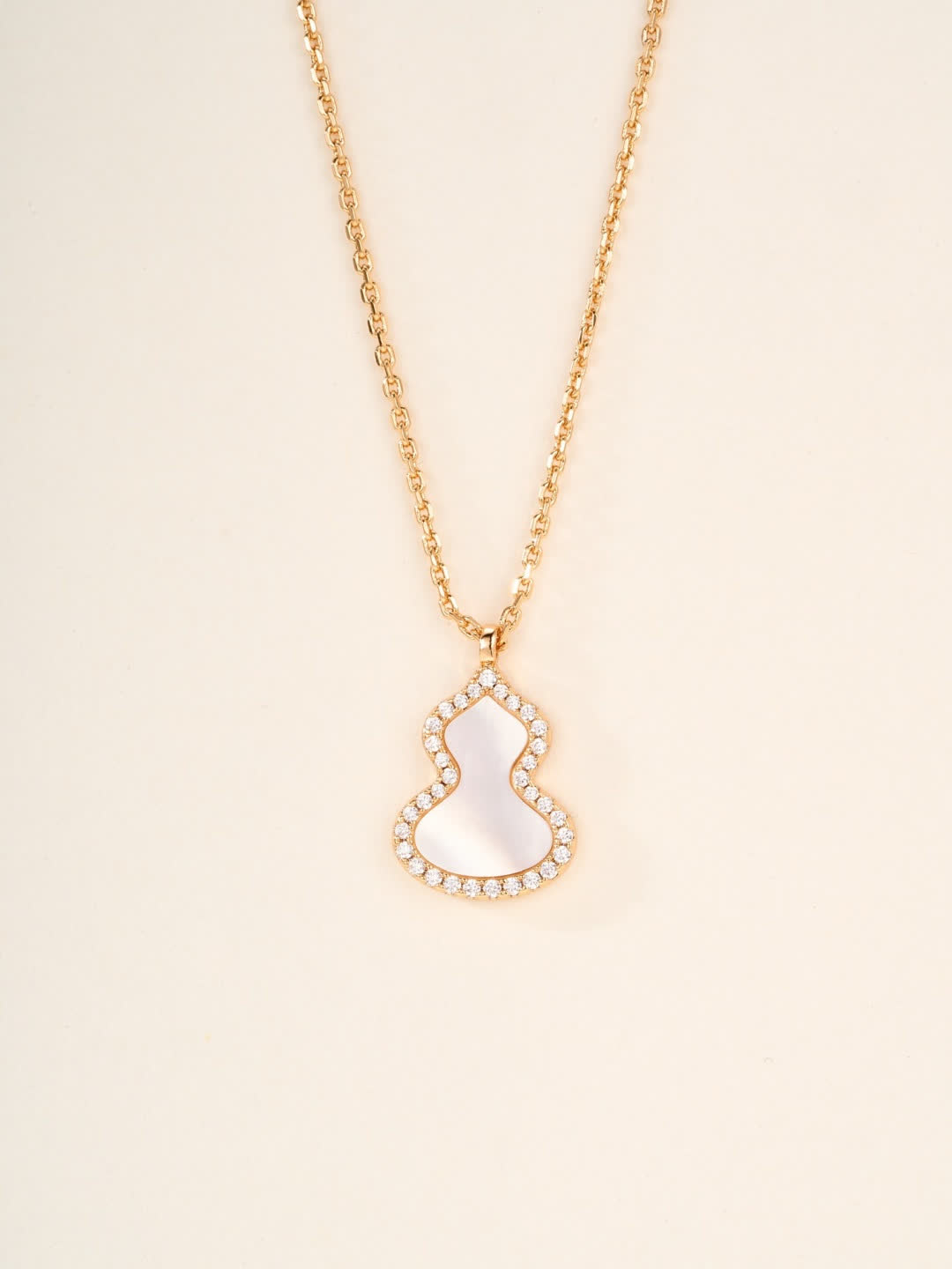 Qeelin Elegant Enamel and Diamond-Encrusted Pendant Necklace