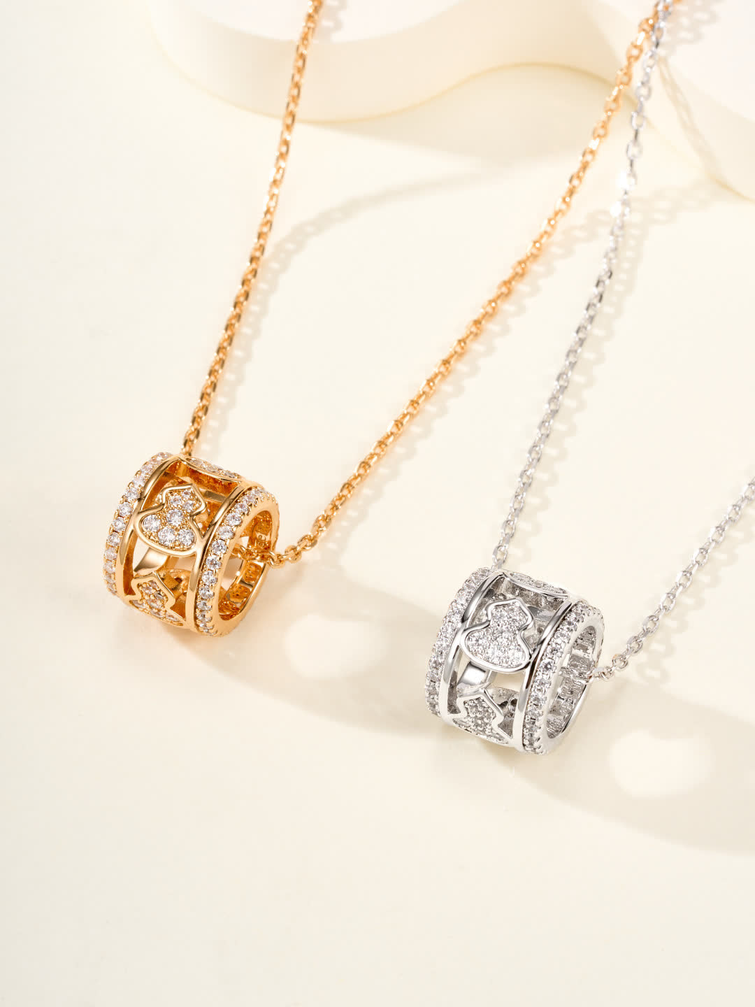 Qeelin Elegant Heart Shape Pendant Necklace