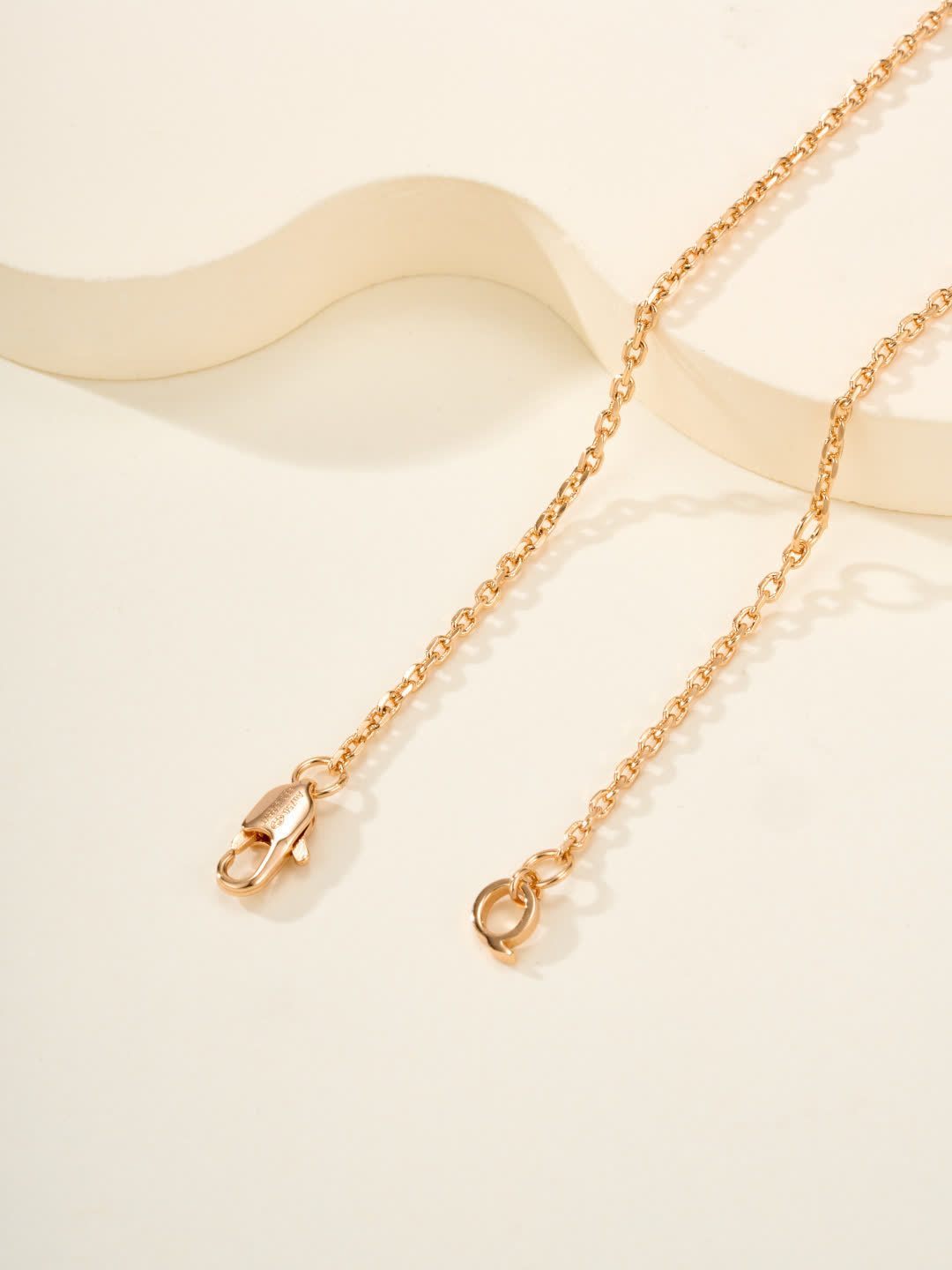 Qeelin Elegant Heart Shape Pendant Necklace