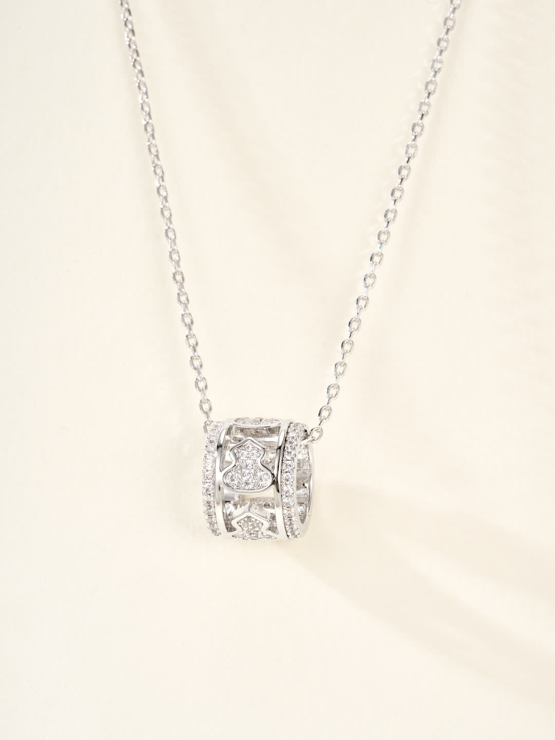 Qeelin Elegant Heart Shape Pendant Necklace