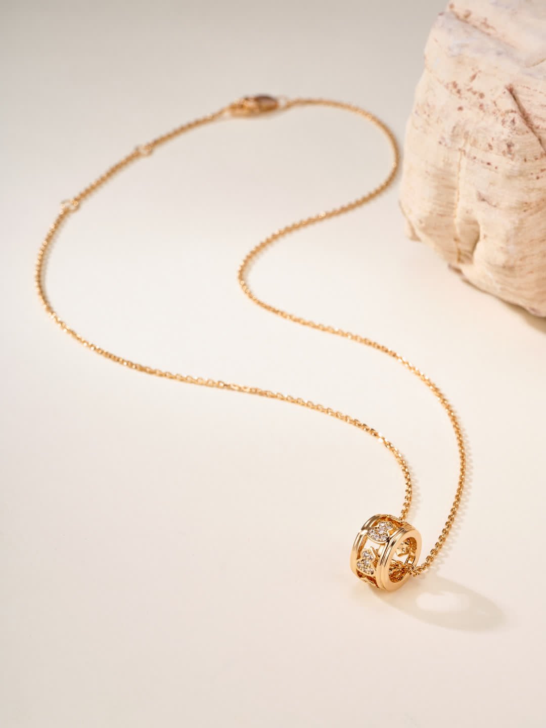 Qeelin Elegant Heart Charm Necklace