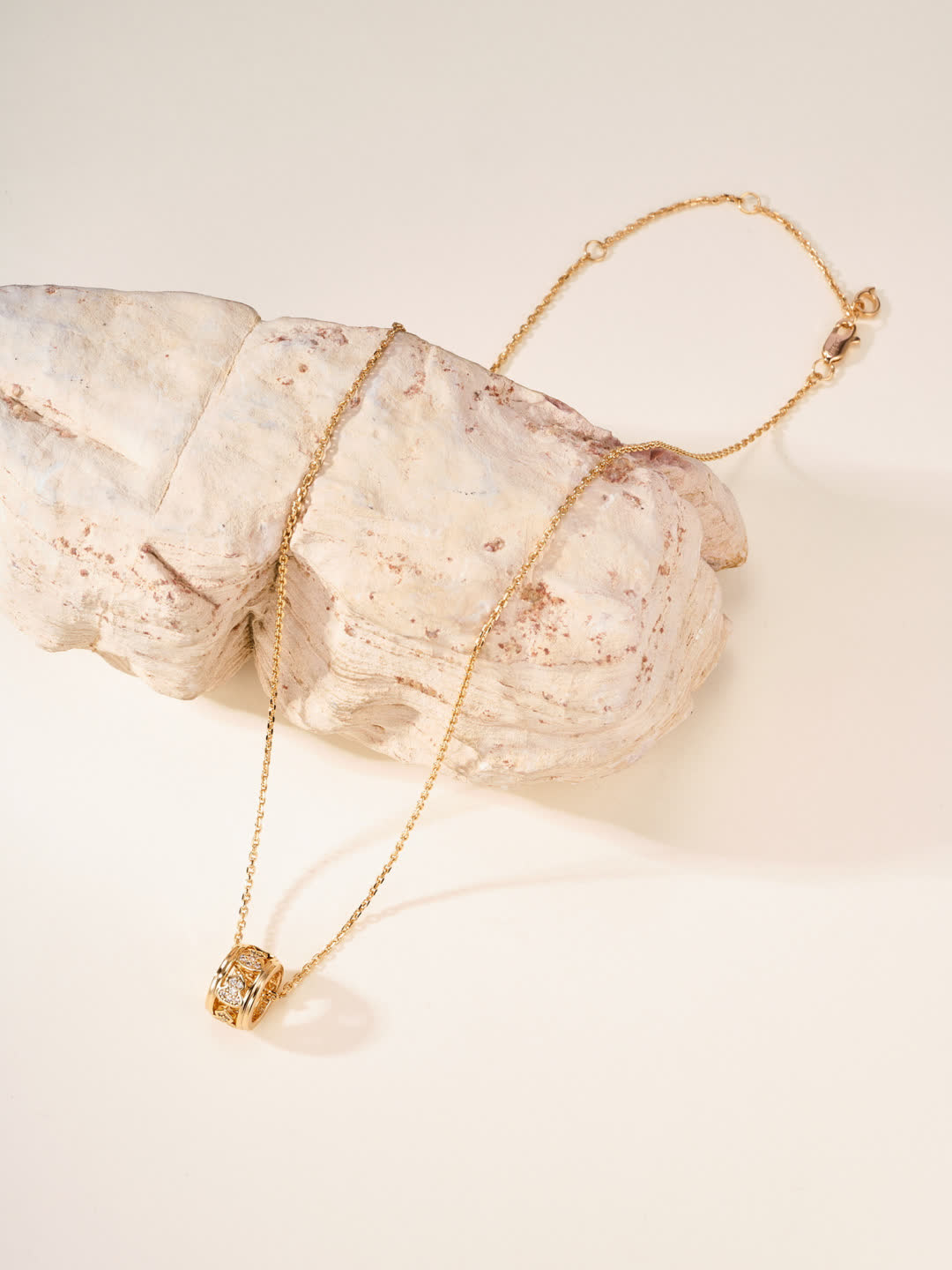 Qeelin Elegant Heart Charm Necklace