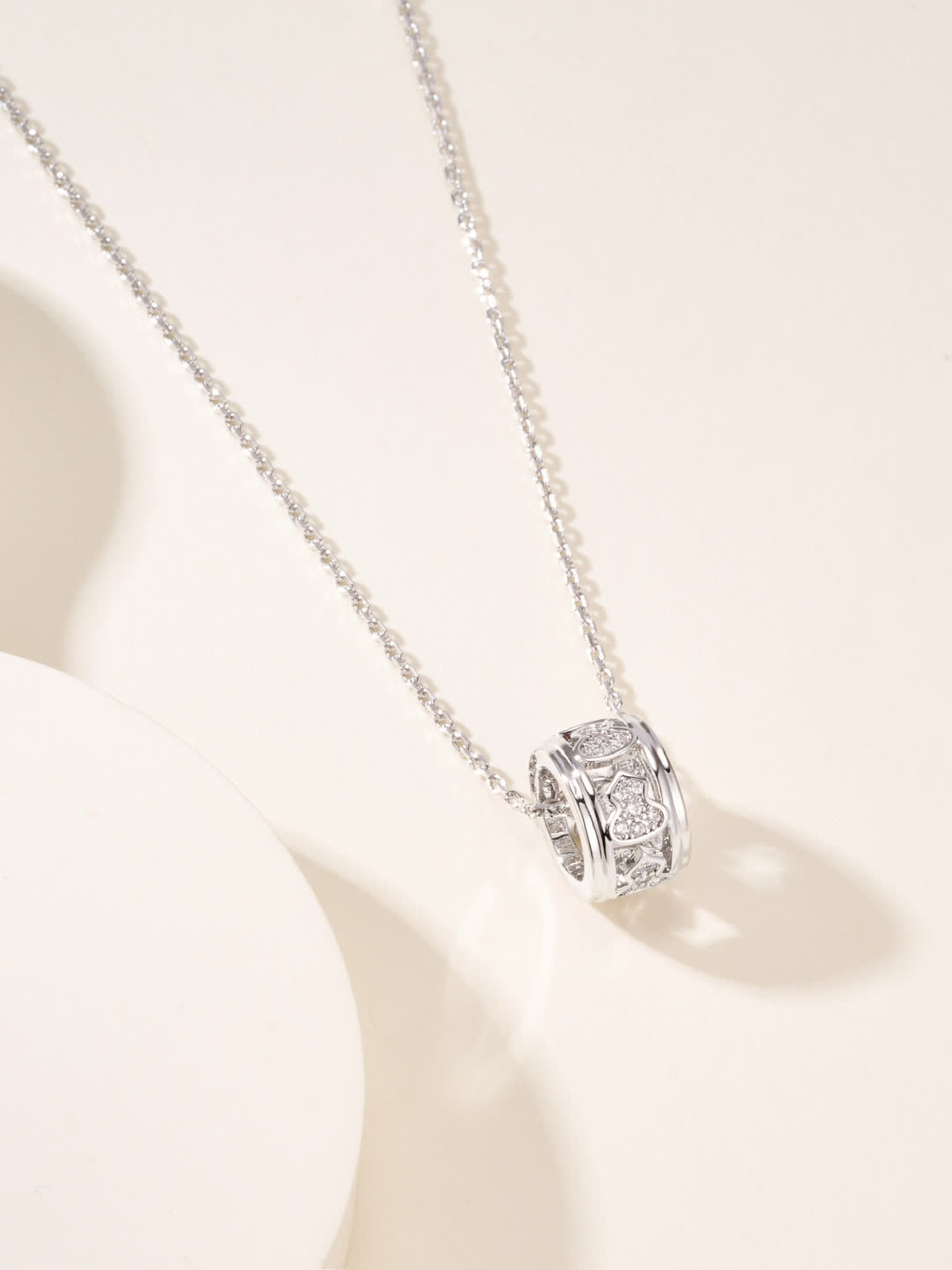 Qeelin Elegant Heart Charm Necklace