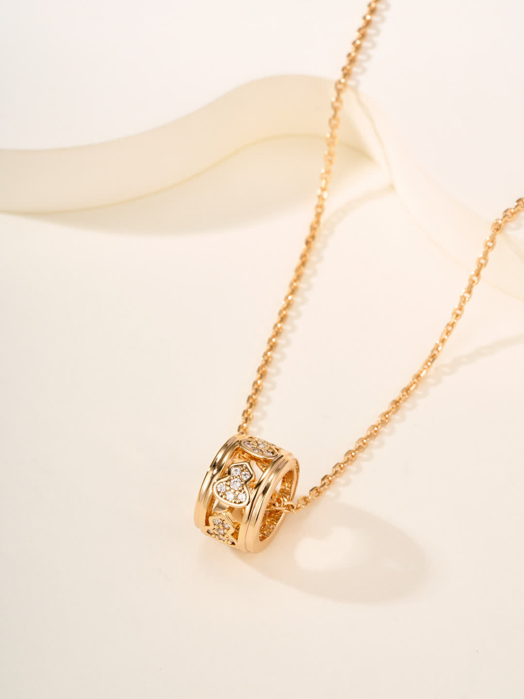 Qeelin Elegant Heart Charm Necklace