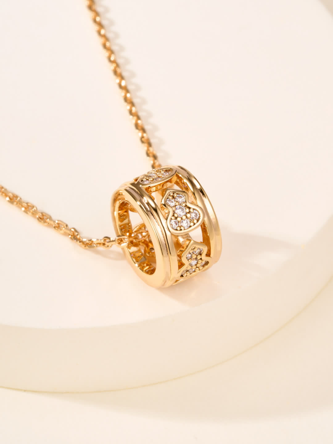 Qeelin Elegant Heart Charm Necklace