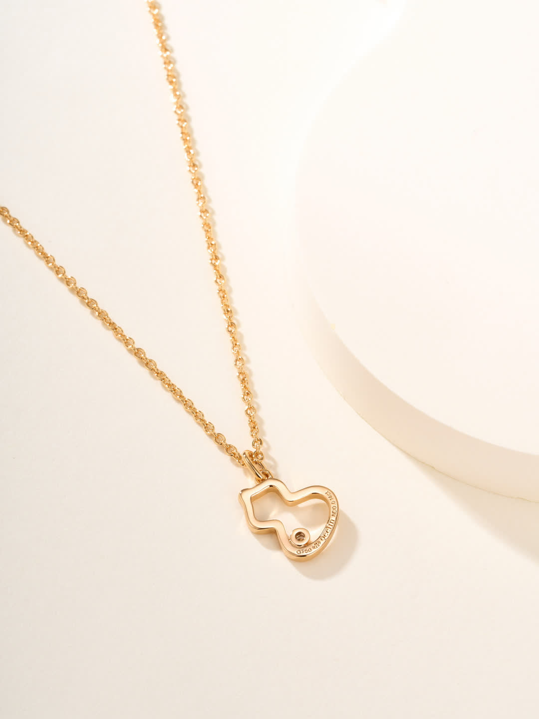 Qeelin Heart Shape Pendant Necklace